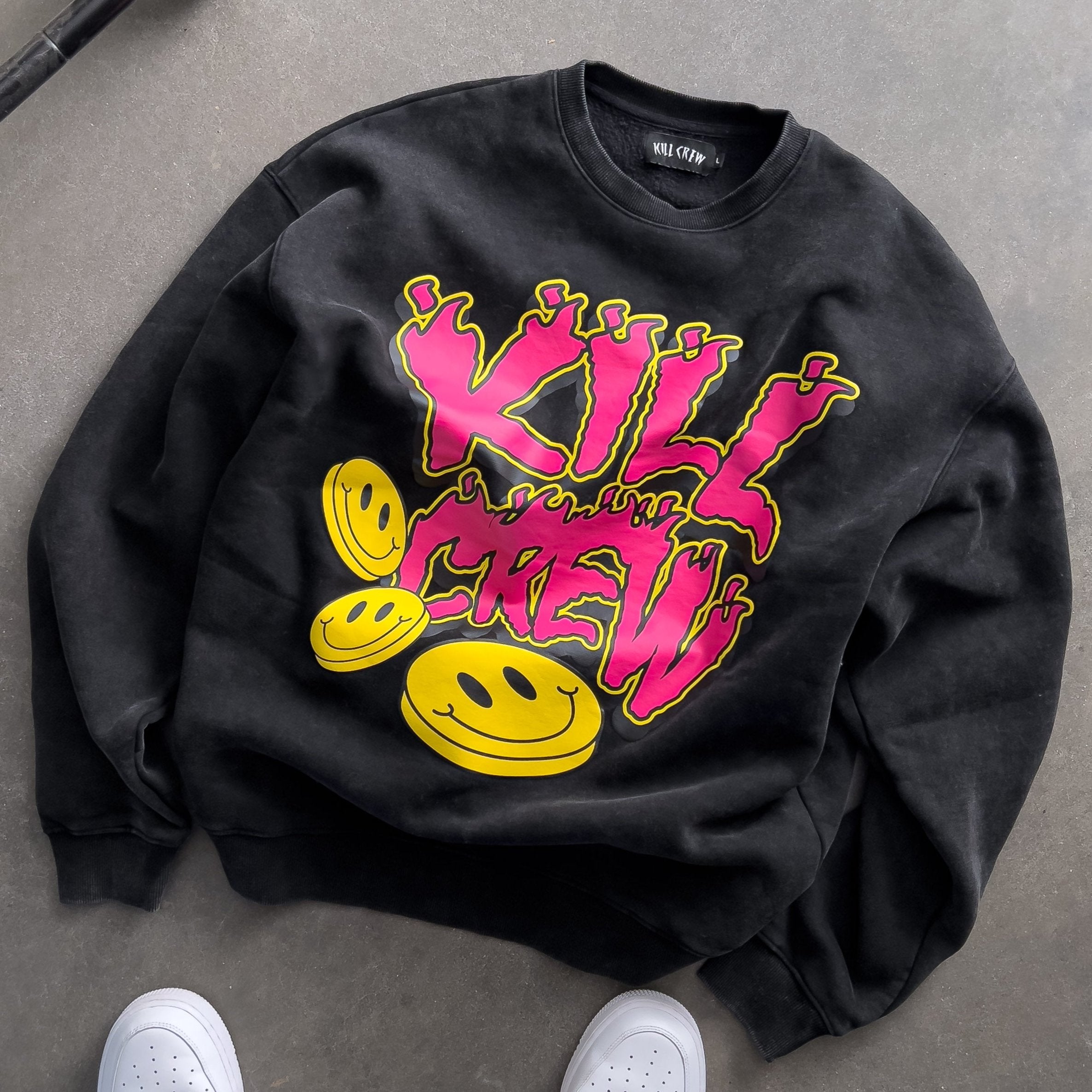 OVERSIZED LUX HAPPY PILLS CREW NECK - BLACK