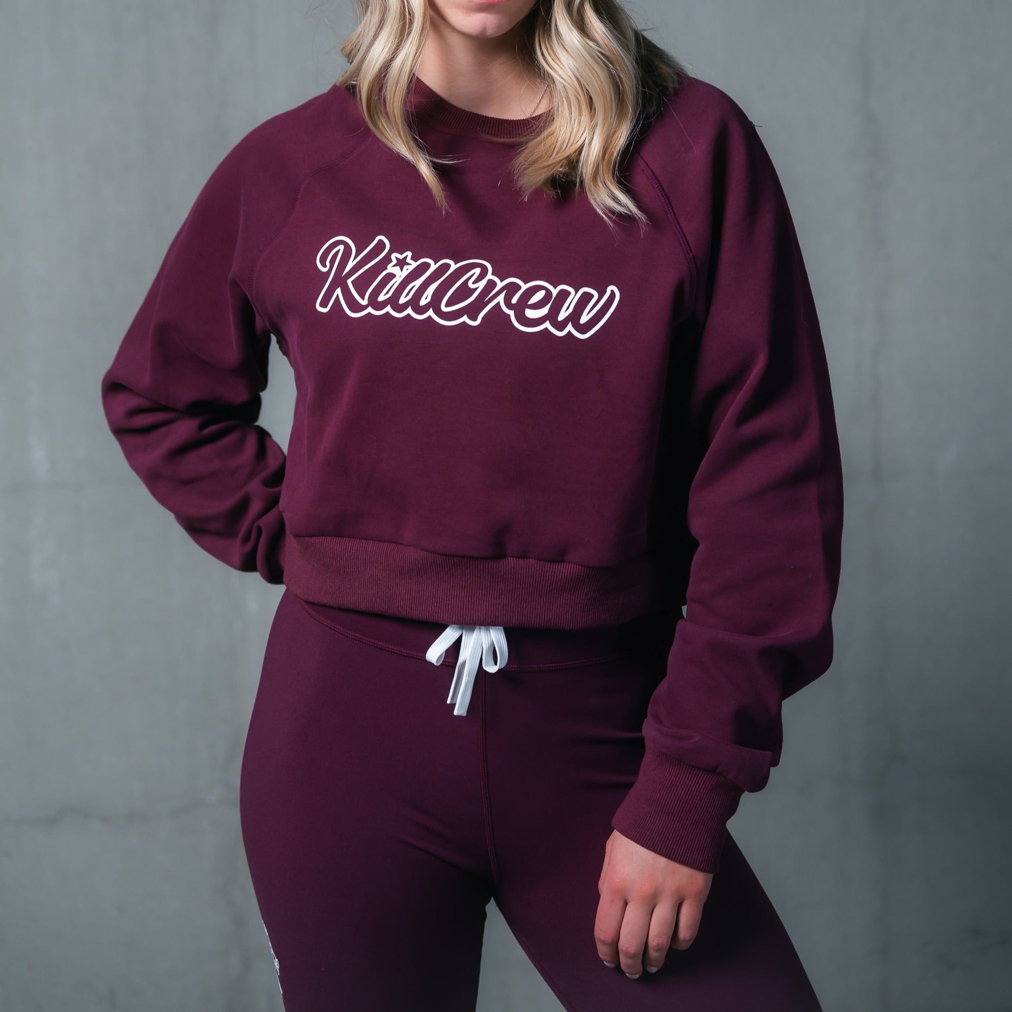 SCRIPT CROP CREW NECK - MAROON