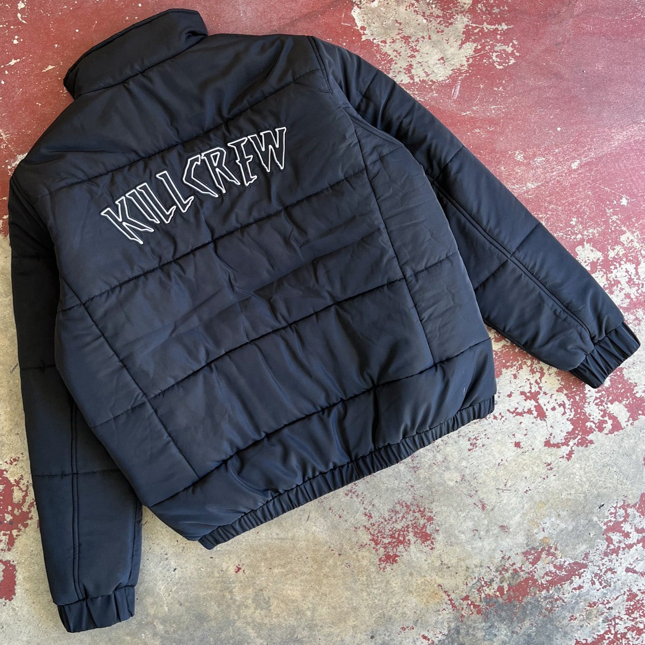 WOLF PUFFER JACKET - BLACK / WHITE