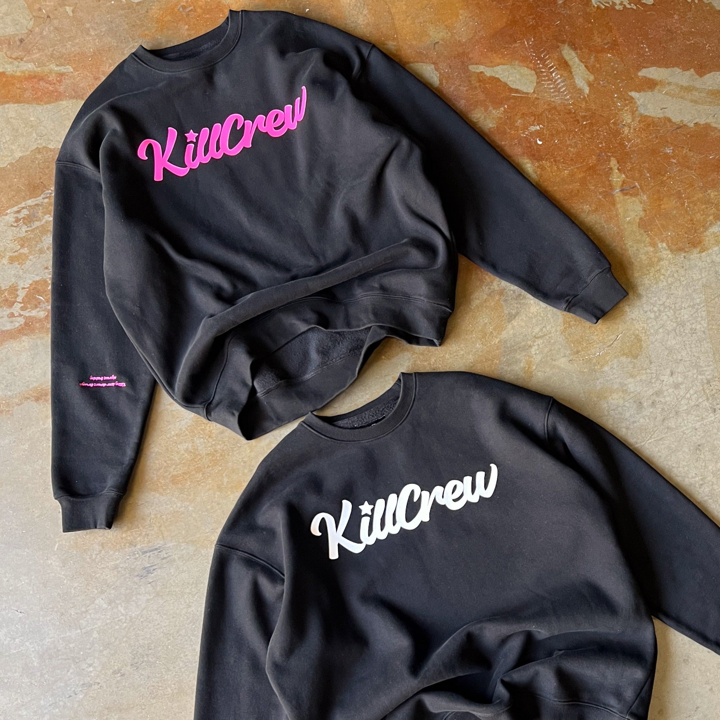 OVERSIZED LUX SCRIPT CREW NECK - BLACK / PINK