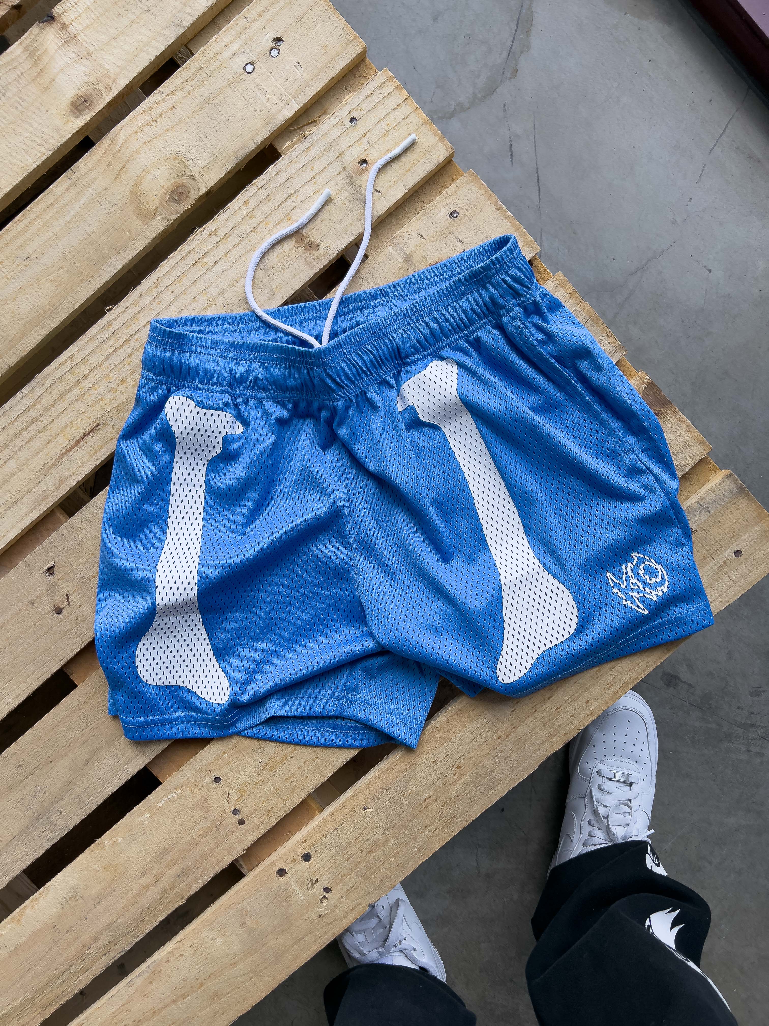 BONE DRY VENTED MESH SHORTS - BLUE / WHITE