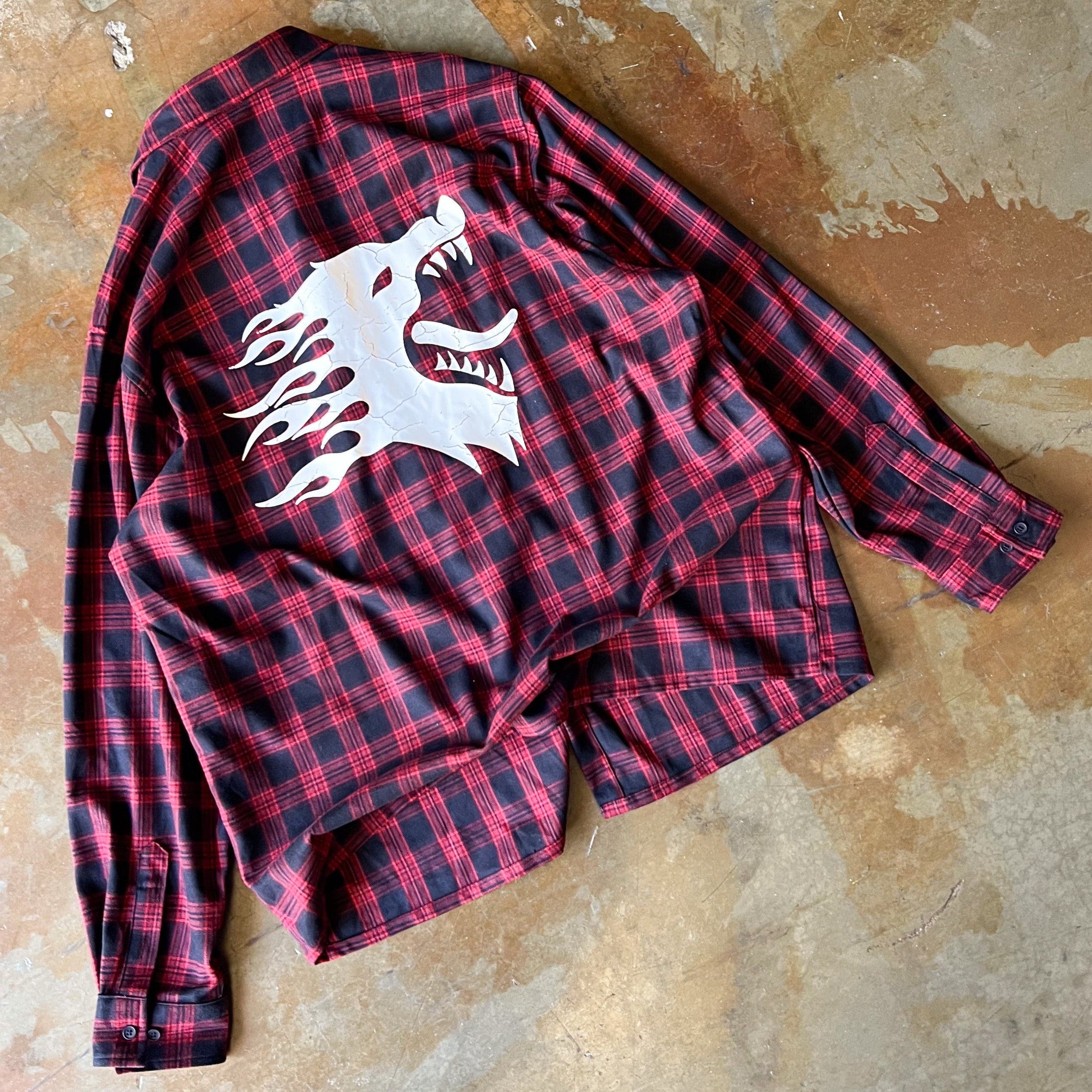 WAR WOLF FLANNEL - RED