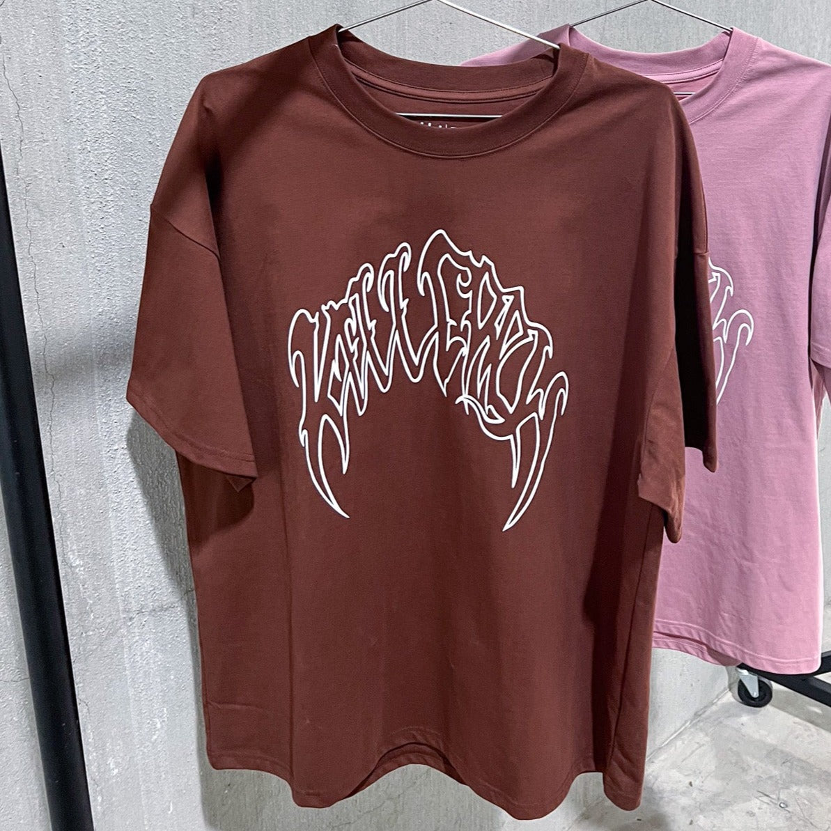 OVERSIZED CLASSIC T-SHIRT - BROWN / WHITE