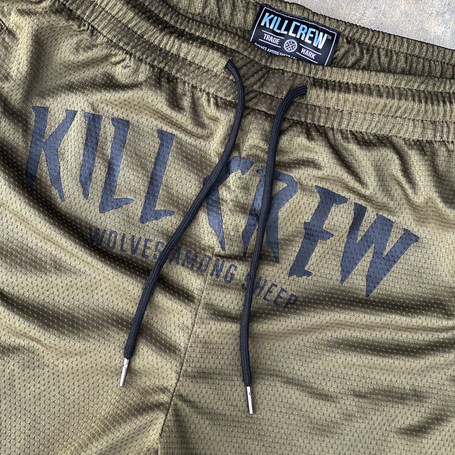 WOLVES SHORTS - OLIVE