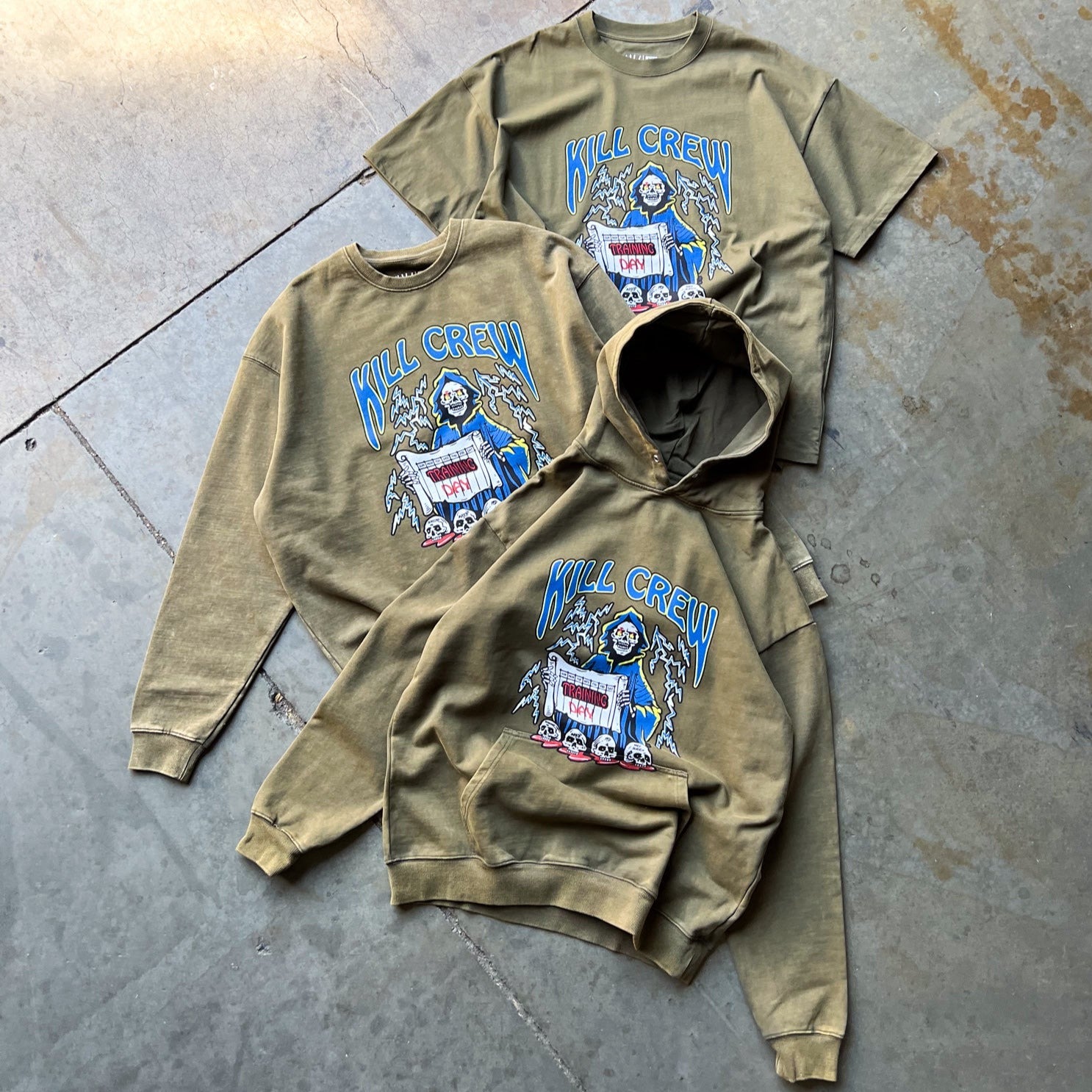 OVERSIZED TRAINING DAY T-SHIRT - OLIVE