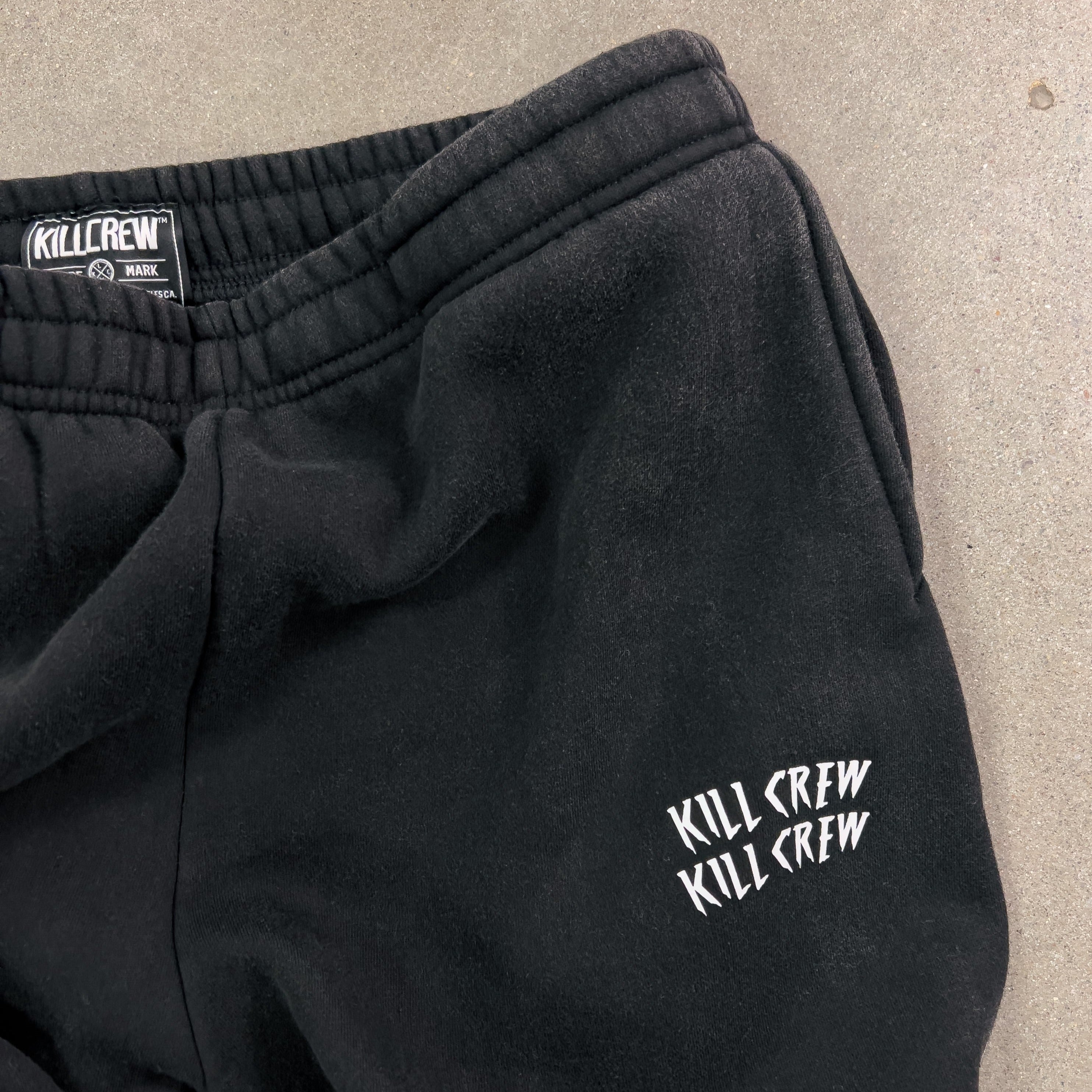 HEAVYWEIGHT LUX WAR WOLF SWEATPANTS - BLACK