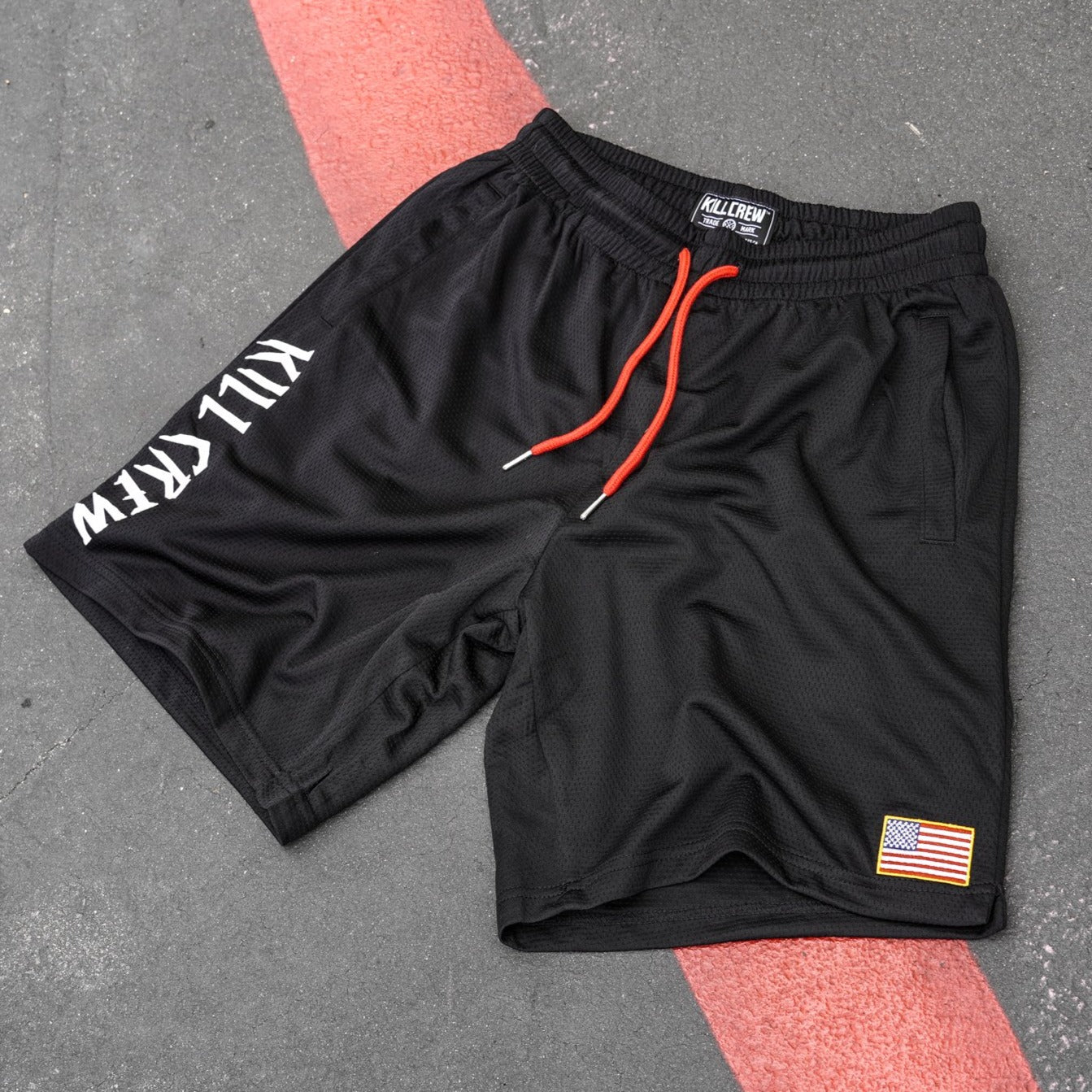 EMBROIDERED FLAG SHORTS - BLACK