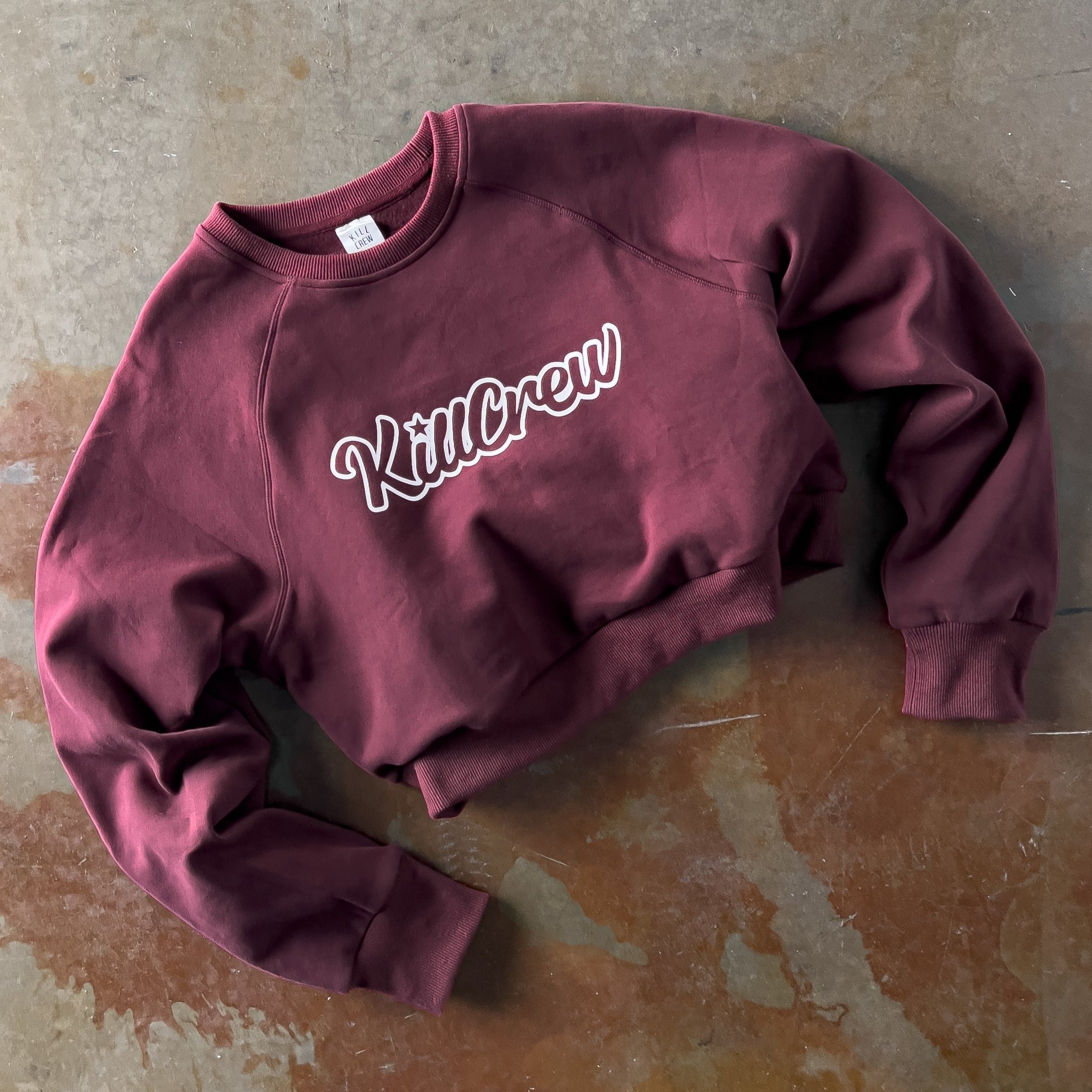 SCRIPT CROP CREW NECK - MAROON