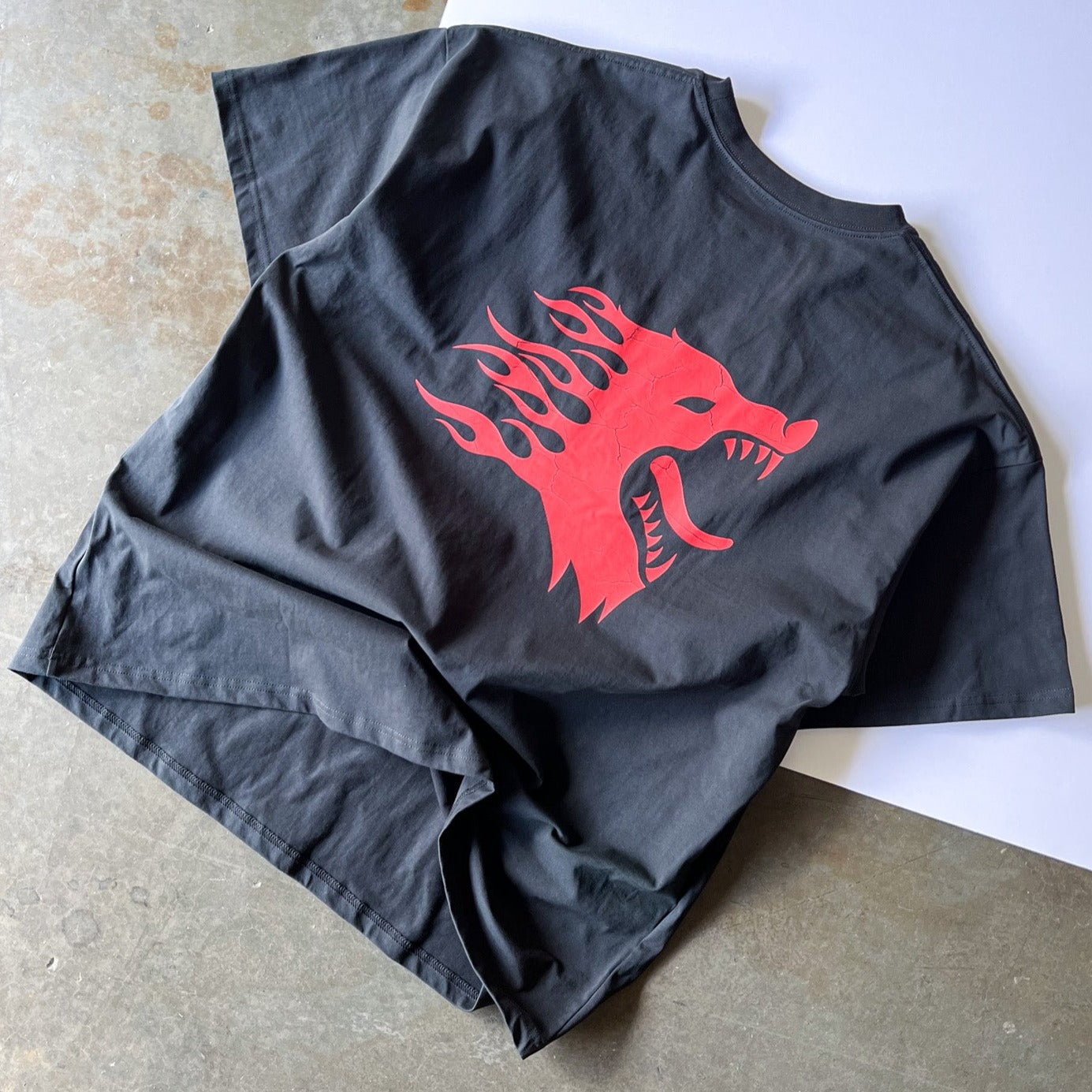 OVERSIZED WAR WOLF T-SHIRT - BLACK / RED