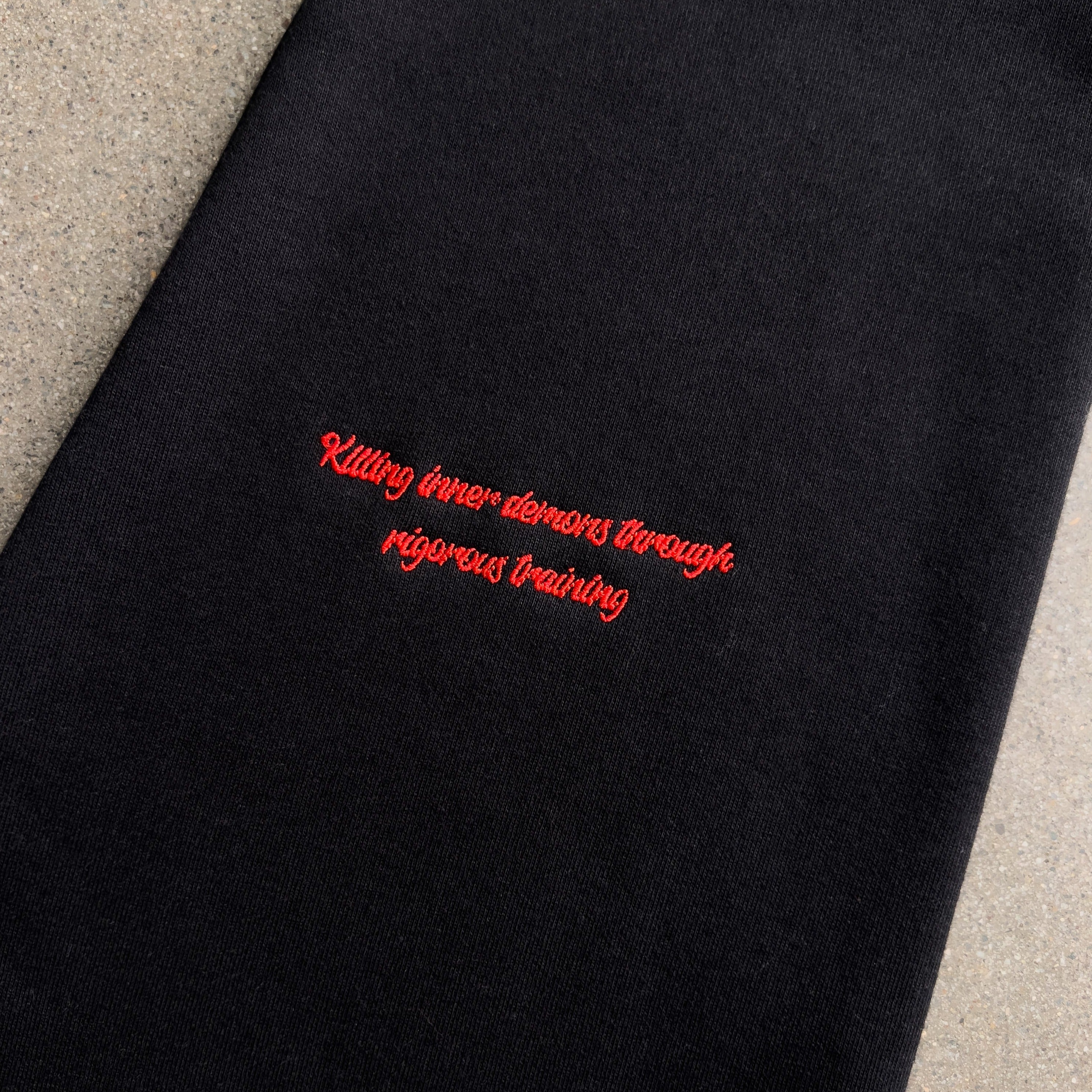 OVERSIZED LUX OUTSEAM CREW NECK - BLACK / RED