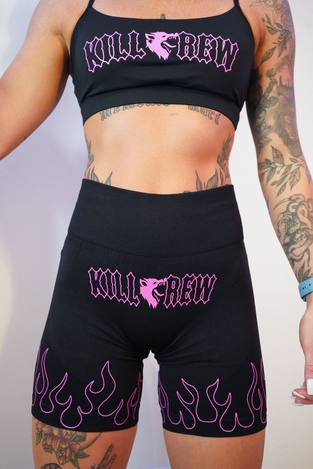 SEAMLESS FLAMES BIKER SHORTS - BLACK / PINK