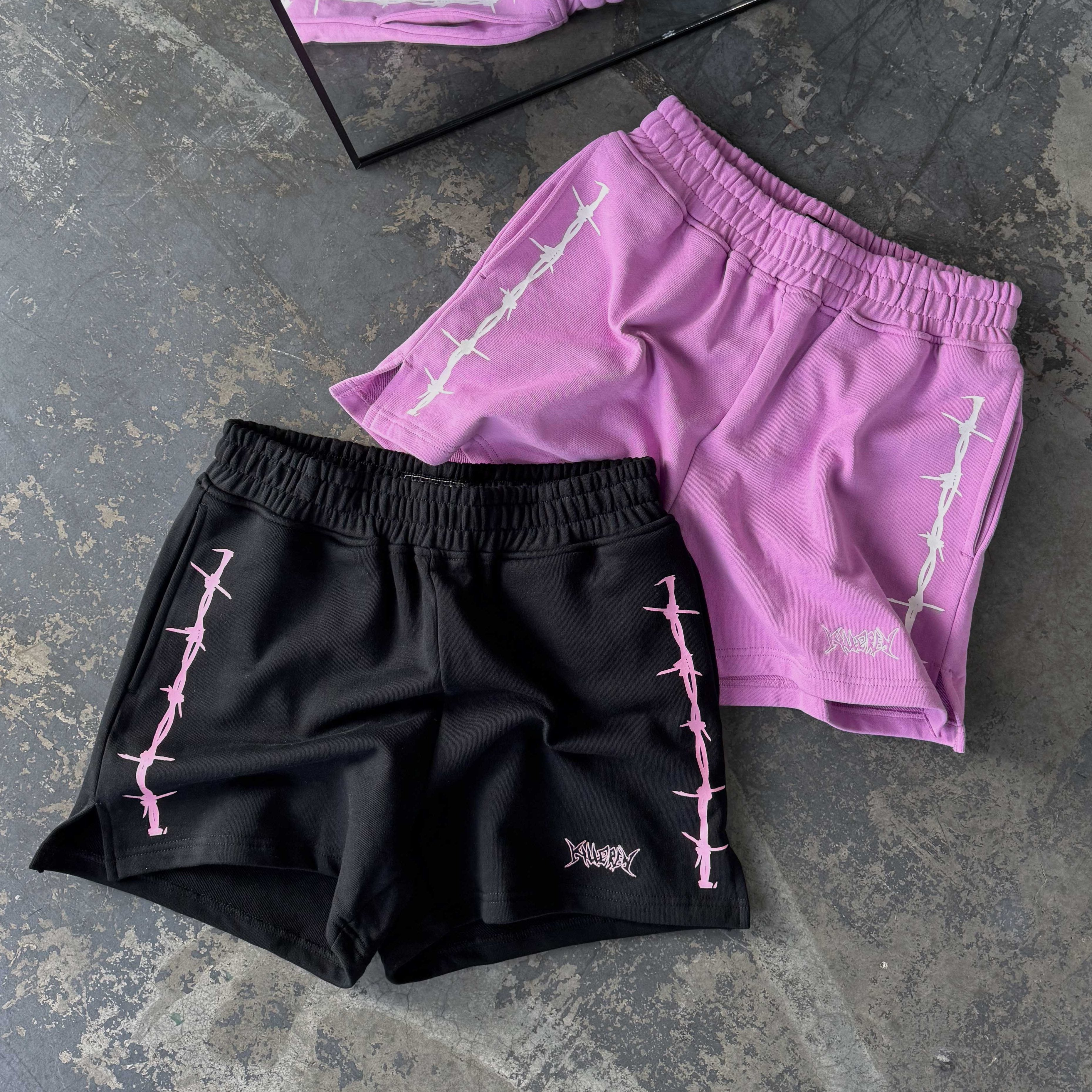 COTTON SHORTS (MID THIGH CUT) BARBWIRE - BLACK / PINK