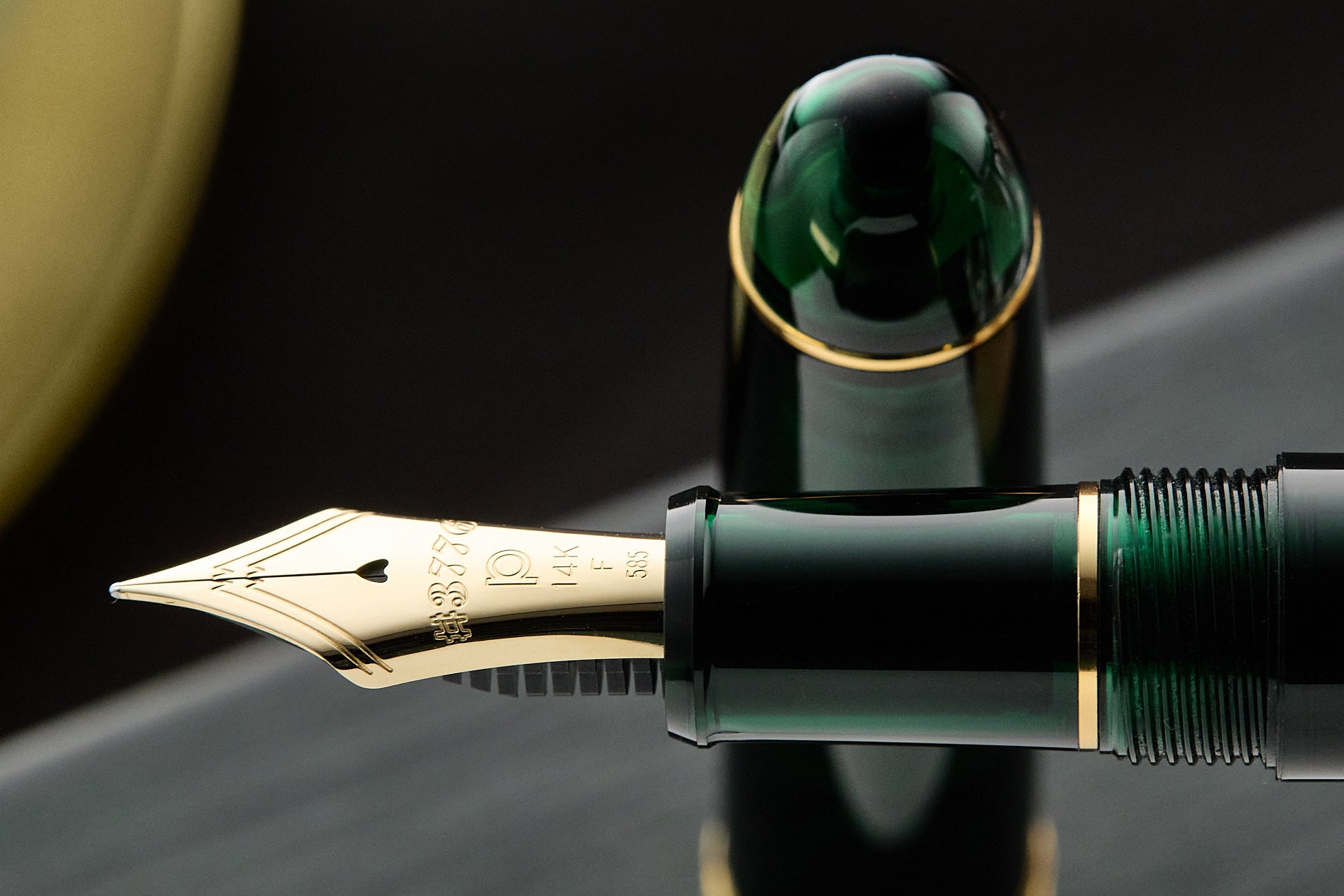 (Bottom Shelf) Platinum #3776 Century Fountain Pen - Laurel Green/Gold