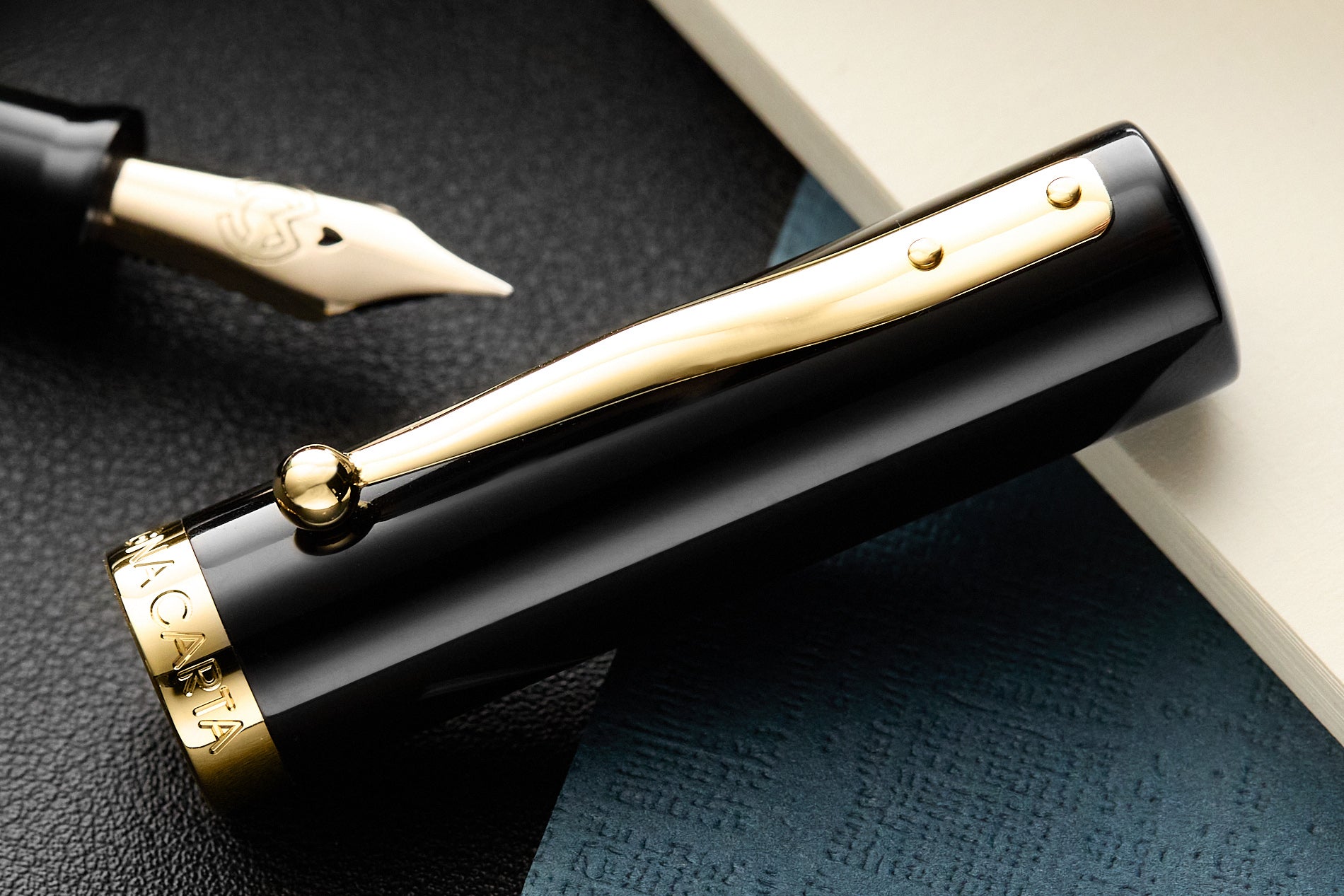 (Bottom Shelf) Magna Carta Mag 600 Fountain Pen - Black