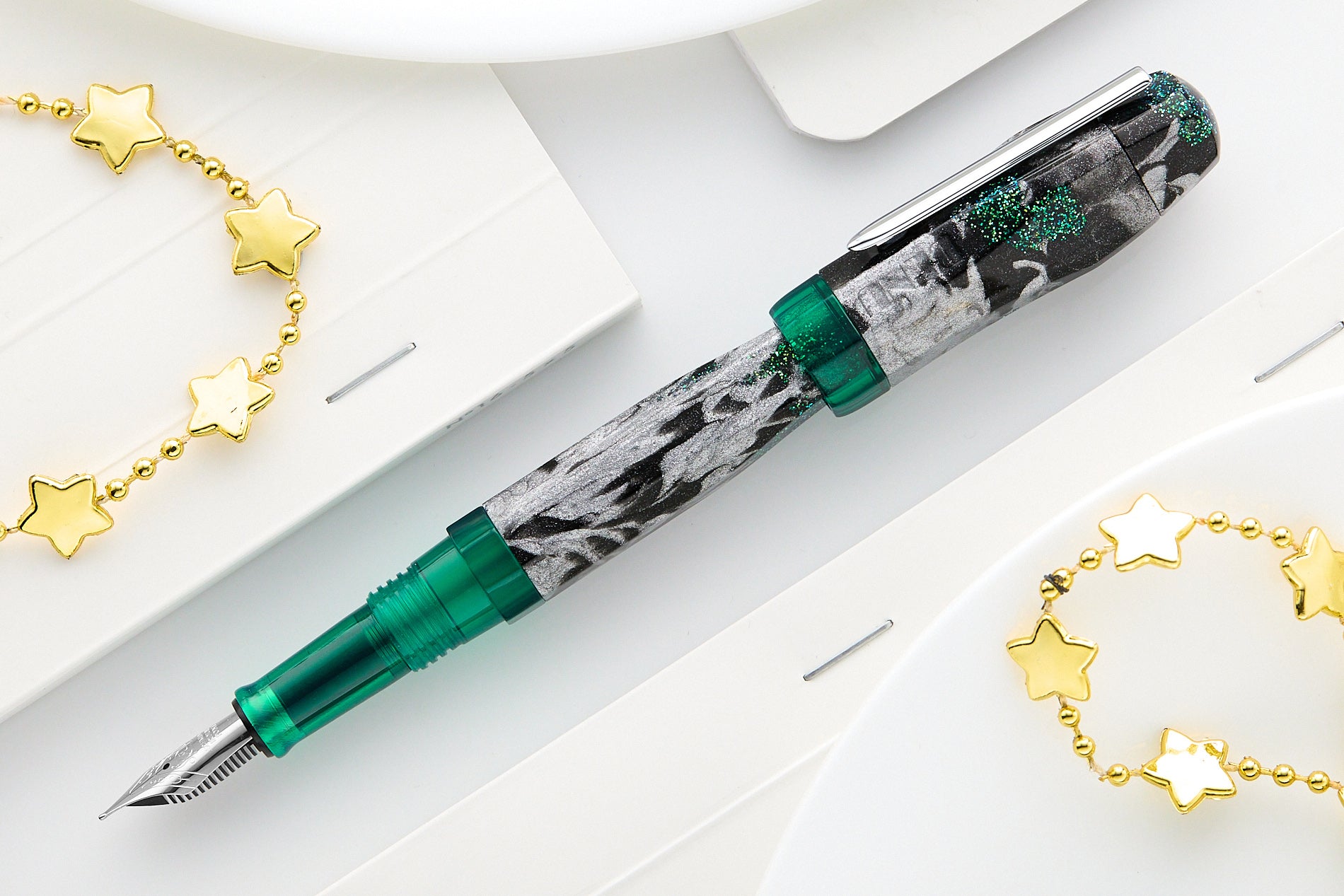 BENU AstroGem Fountain Pen - Leto