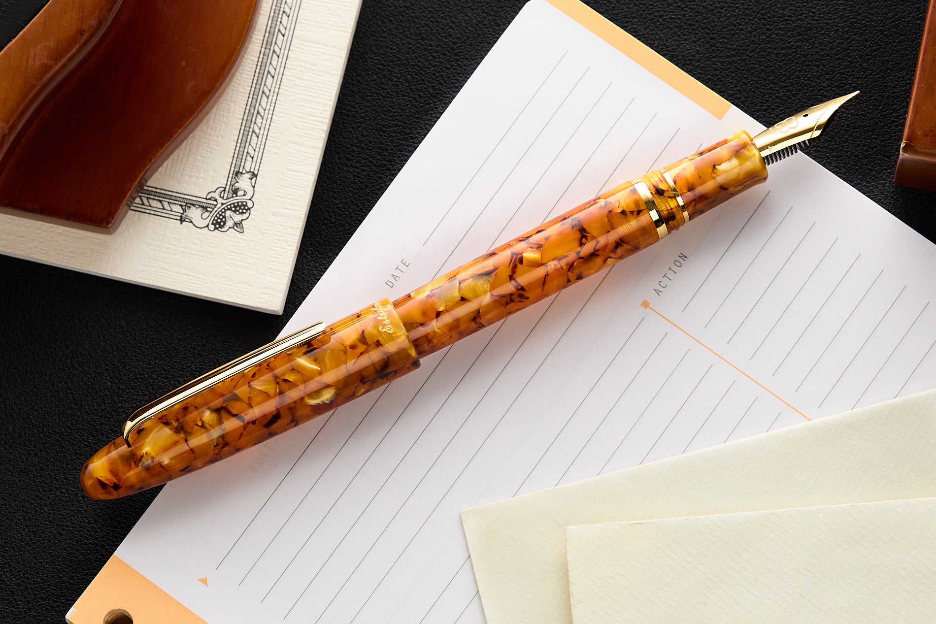 Esterbrook Estie Fountain Pen - Honeycomb/Gold