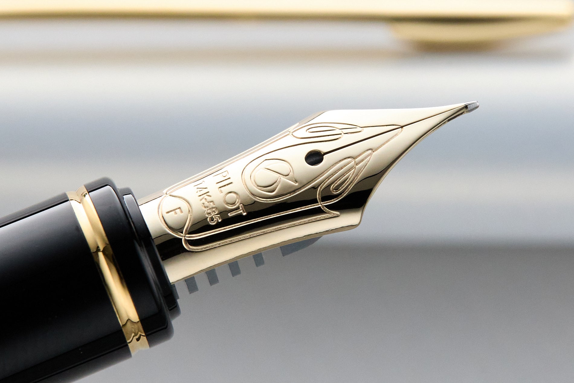 Pilot Grance Fountain Pen - Pearl White