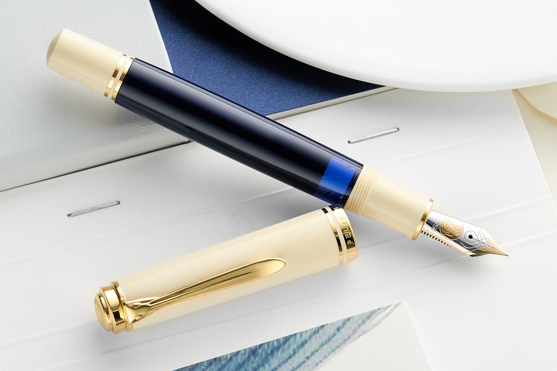 Pelikan M800 Fountain Pen - Cream Blue (Special Edition)