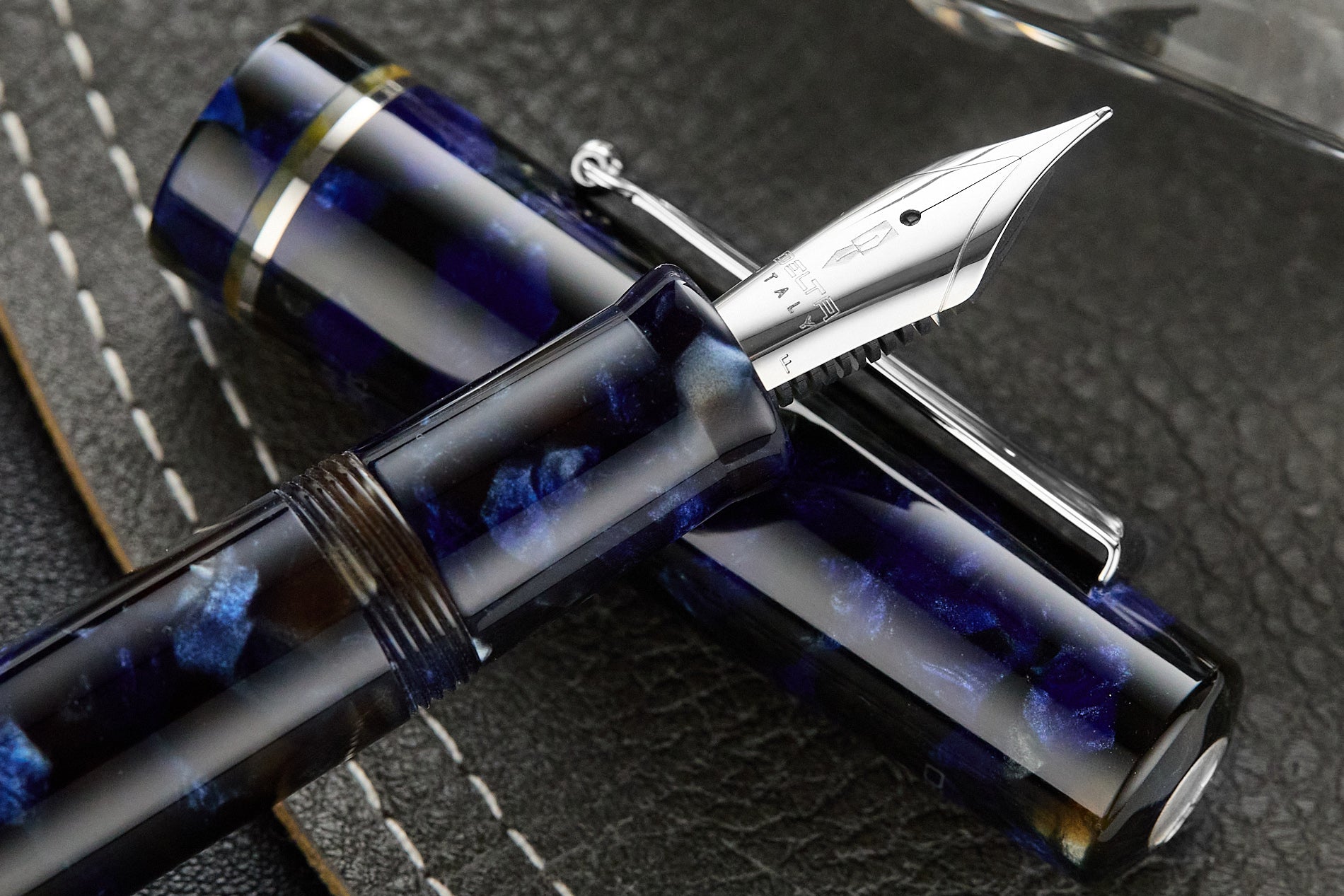 Delta Spaccanapoli Fountain Pen - Filomarino Blue