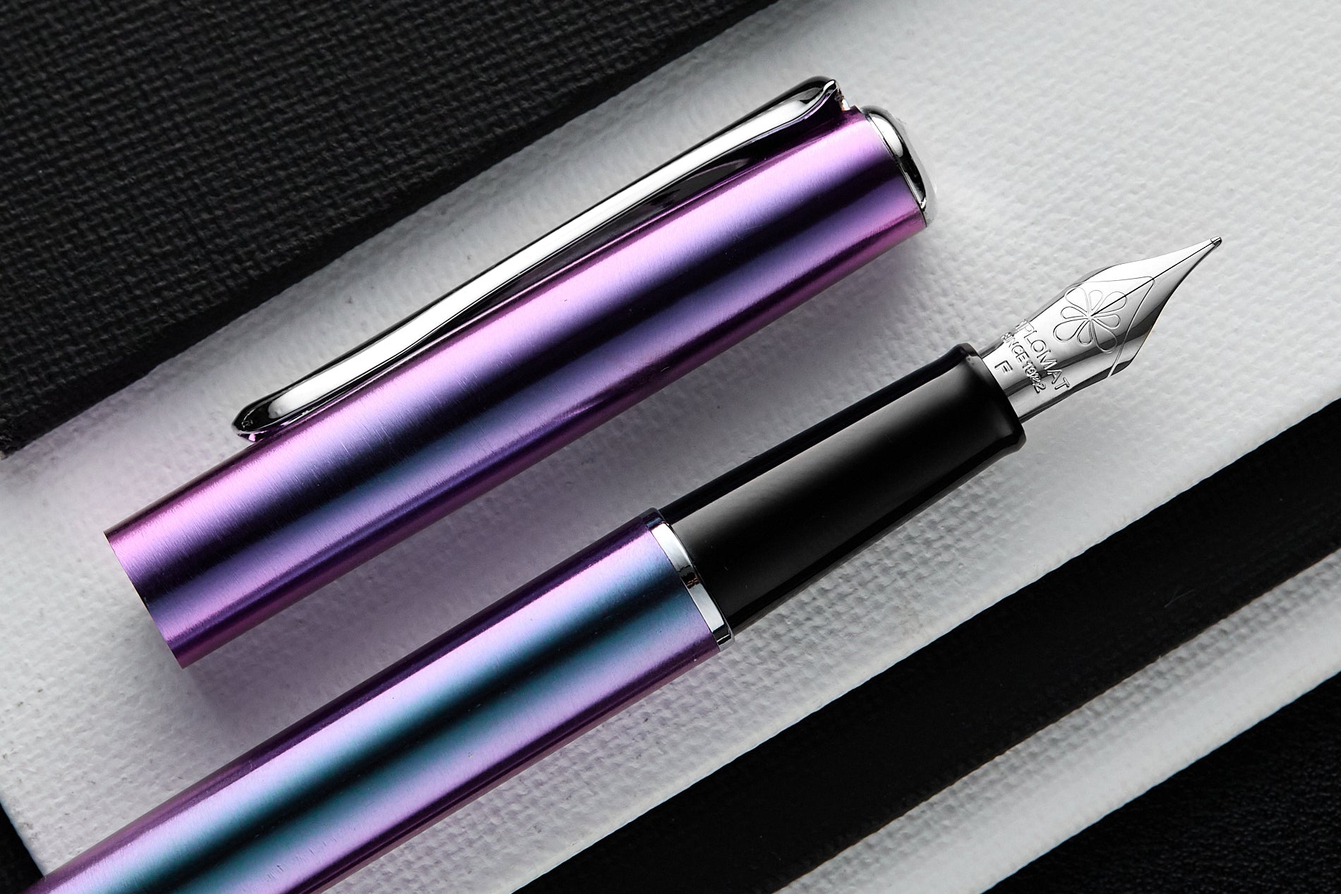 Diplomat Traveller Fountain Pen - Funky Petrol