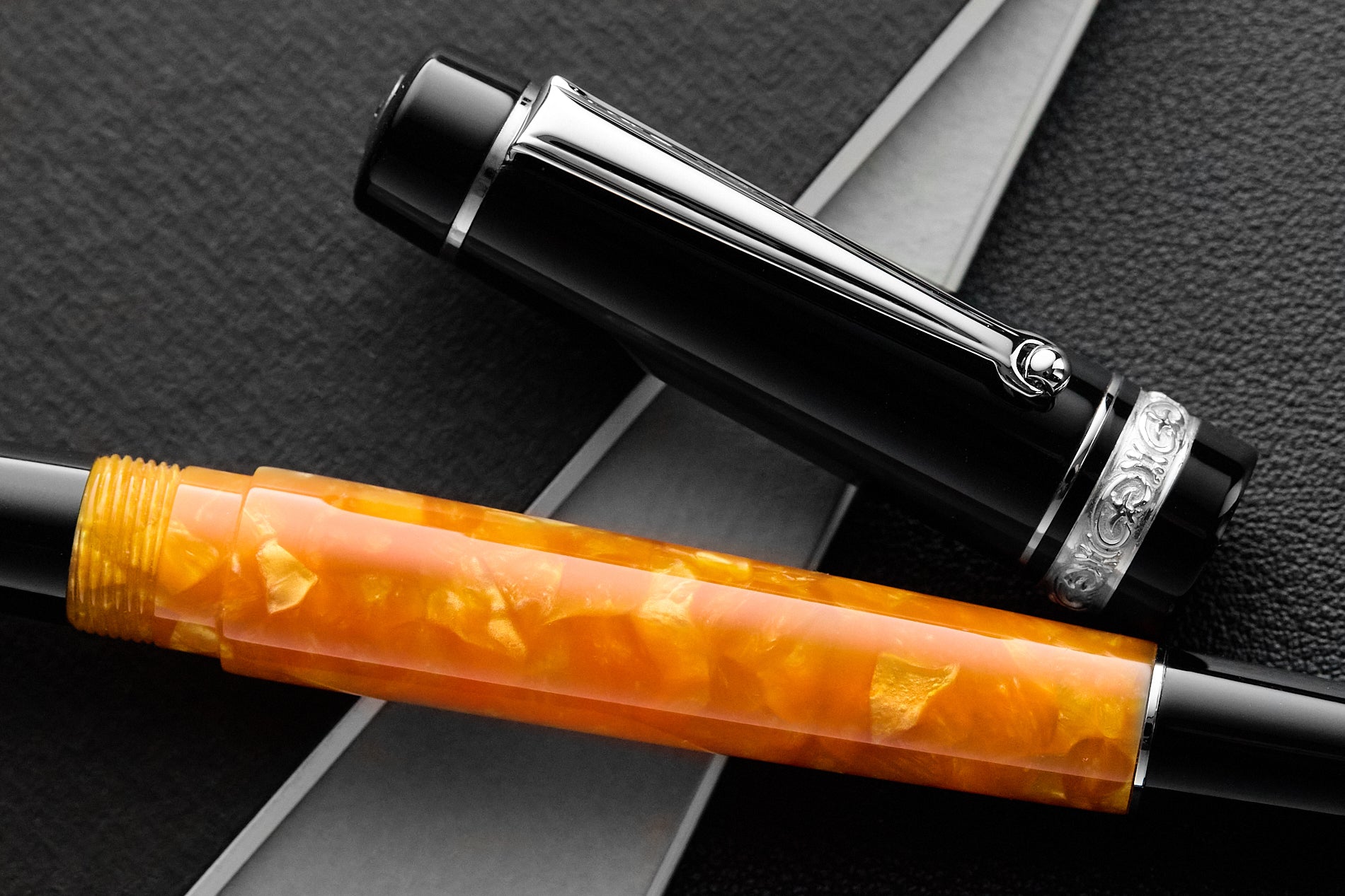 Delta DV Original Slim-Size Fountain Pen - Original