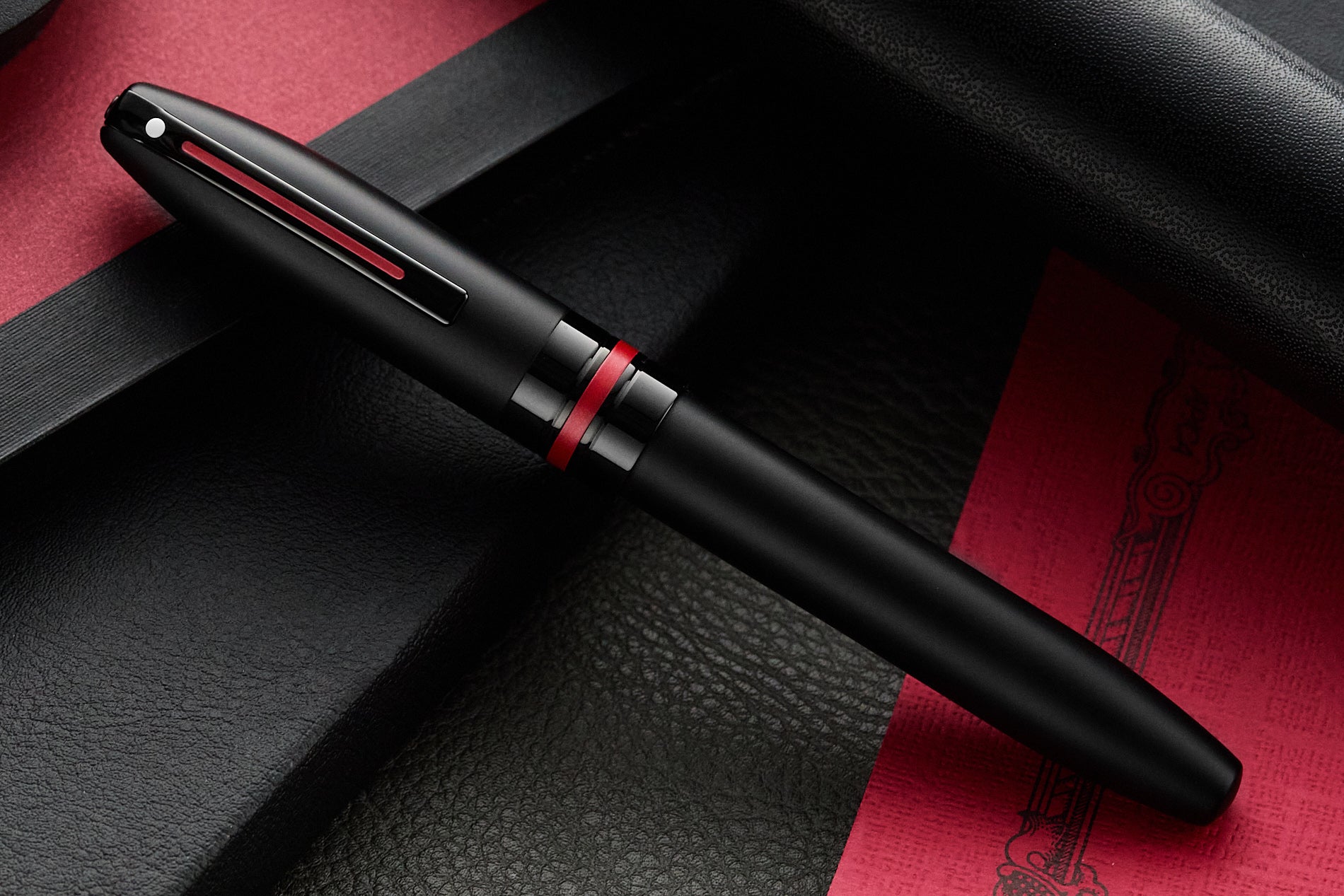 Sheaffer Icon Fountain Pen - Black/Red