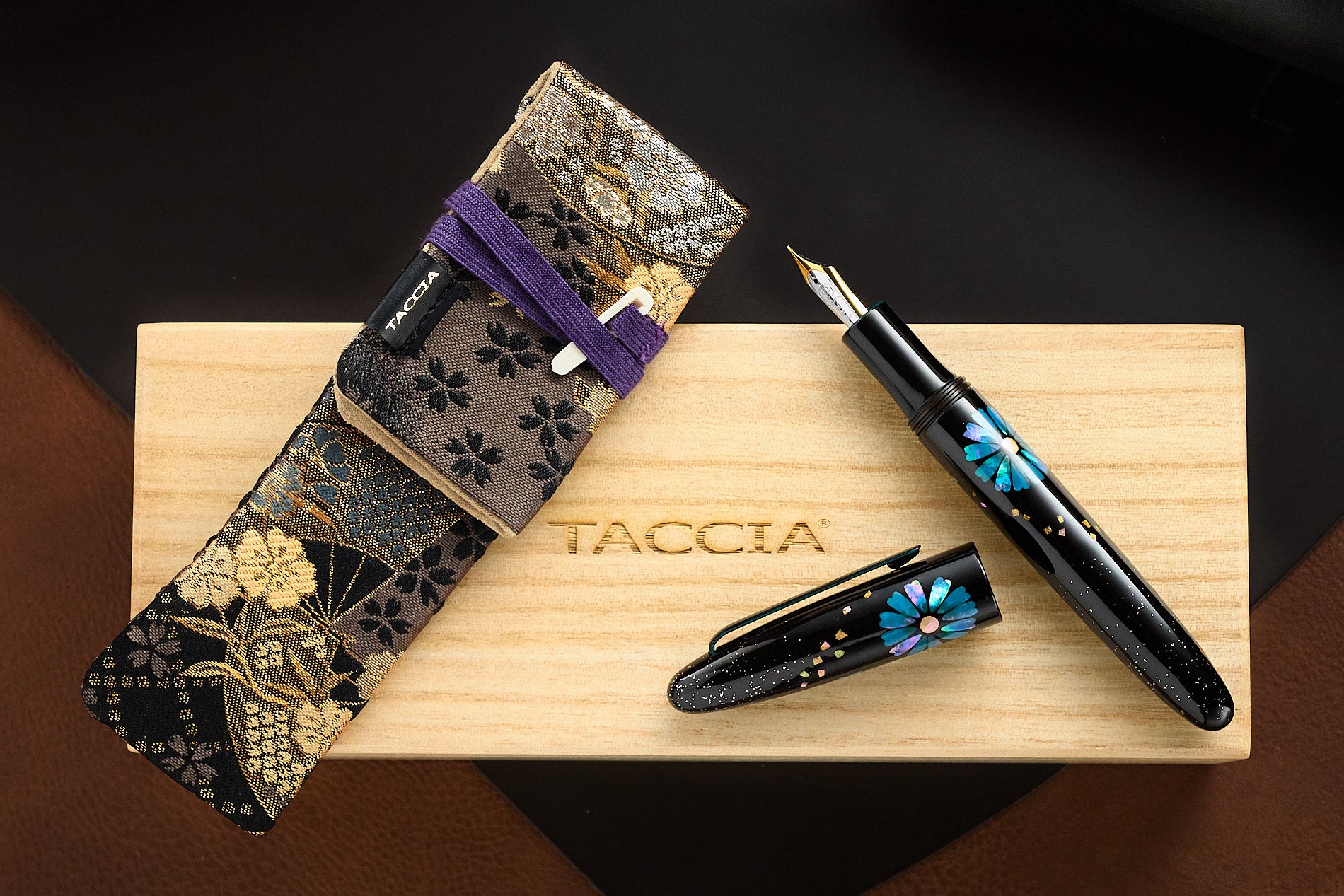 TACCIA Miyabi Bon-Bori Fountain Pen - Blue Daisies (Limited Edition)