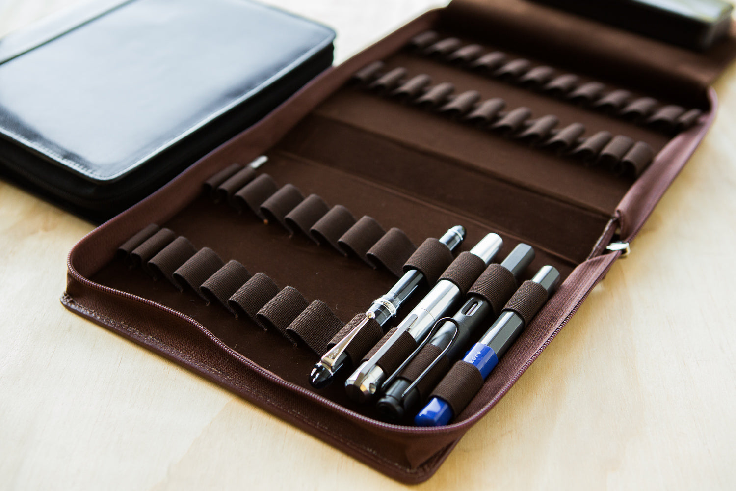 Girologio 24 Pen Case - Brown