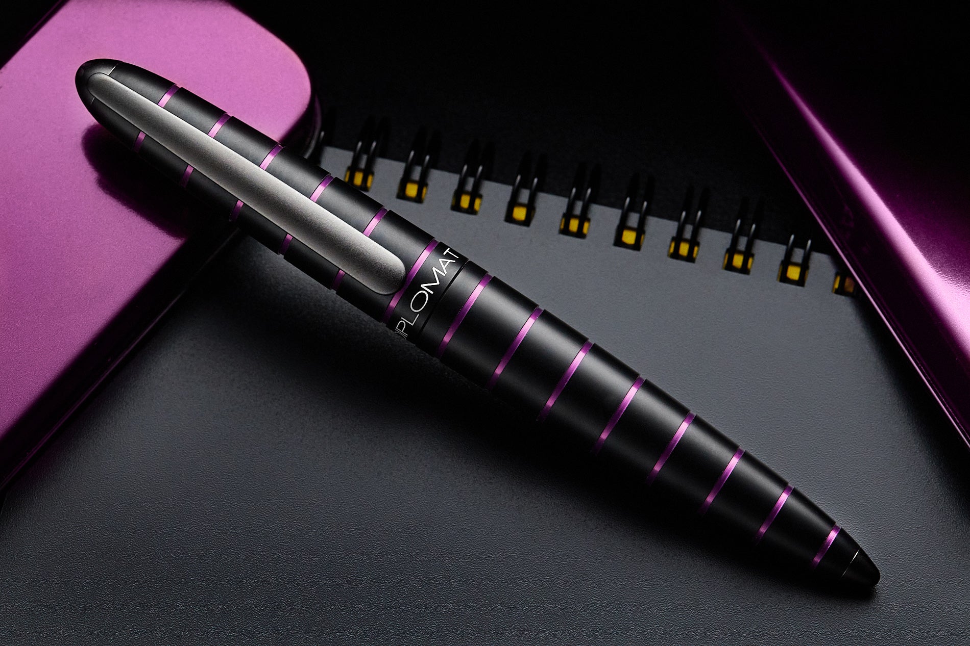 Diplomat Elox Fountain Pen - Ring Black/Purple