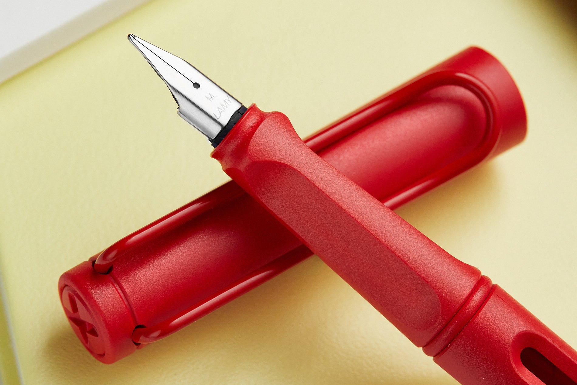 LAMY safari Fountain Pen - strawberry (Special Edition)