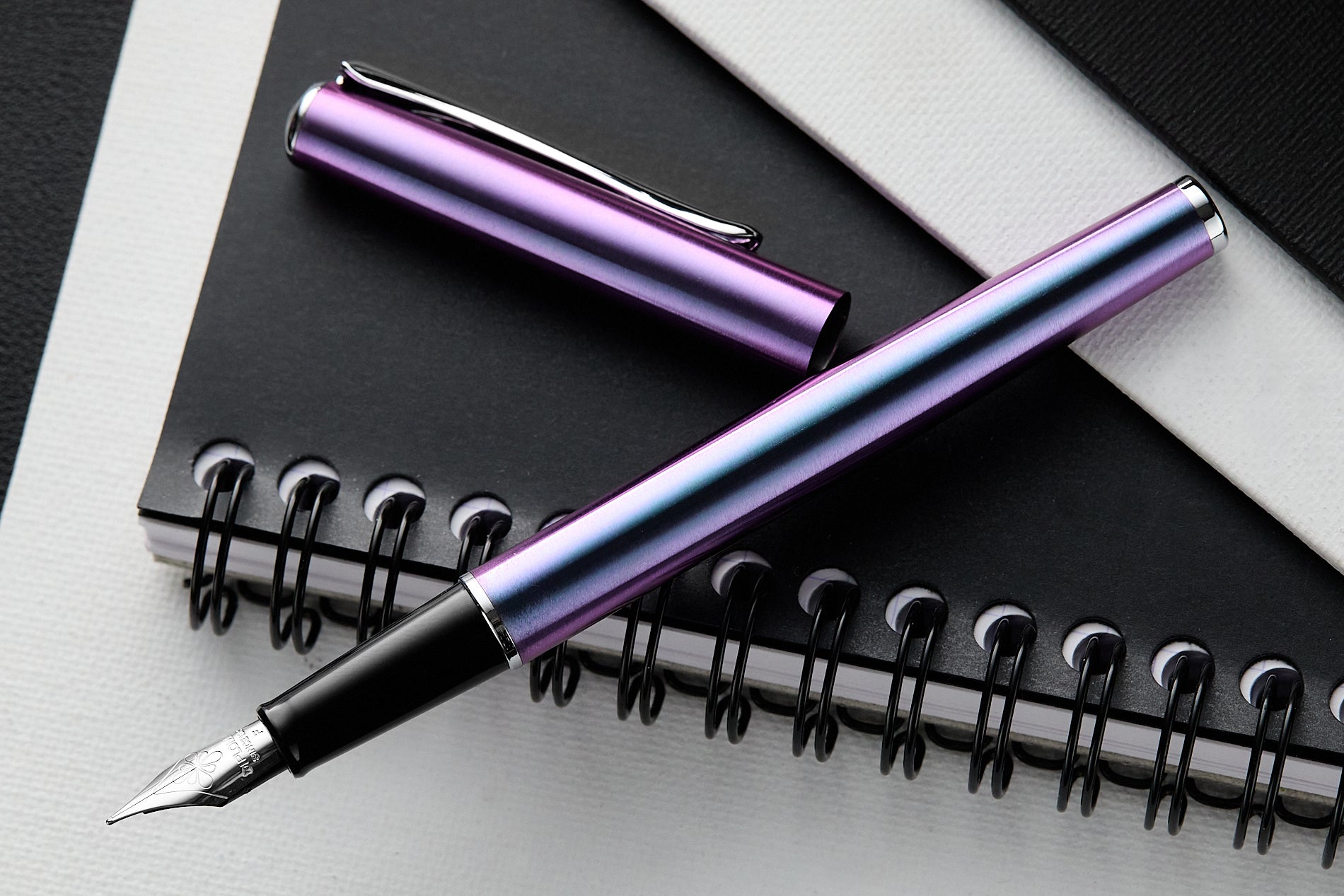 Diplomat Traveller Fountain Pen - Funky Petrol