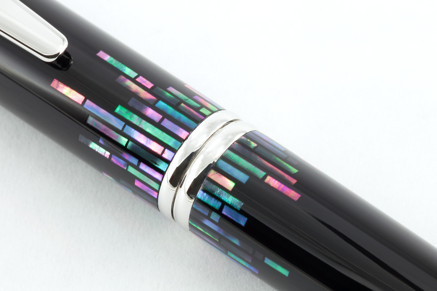 Pilot Vanishing Point Fountain Pen - Raden Stripe