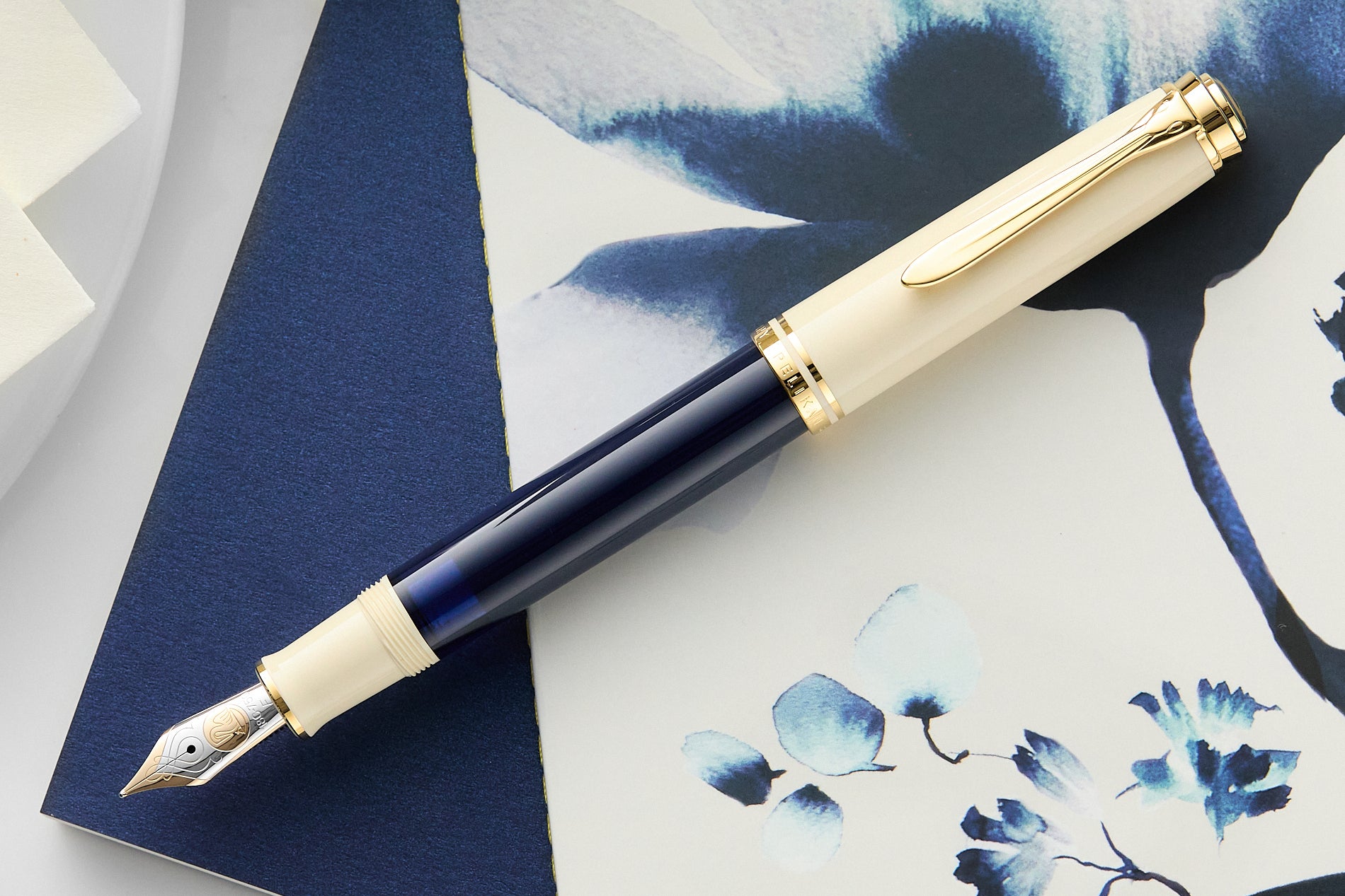 Pelikan M800 Fountain Pen - Cream Blue (Special Edition)