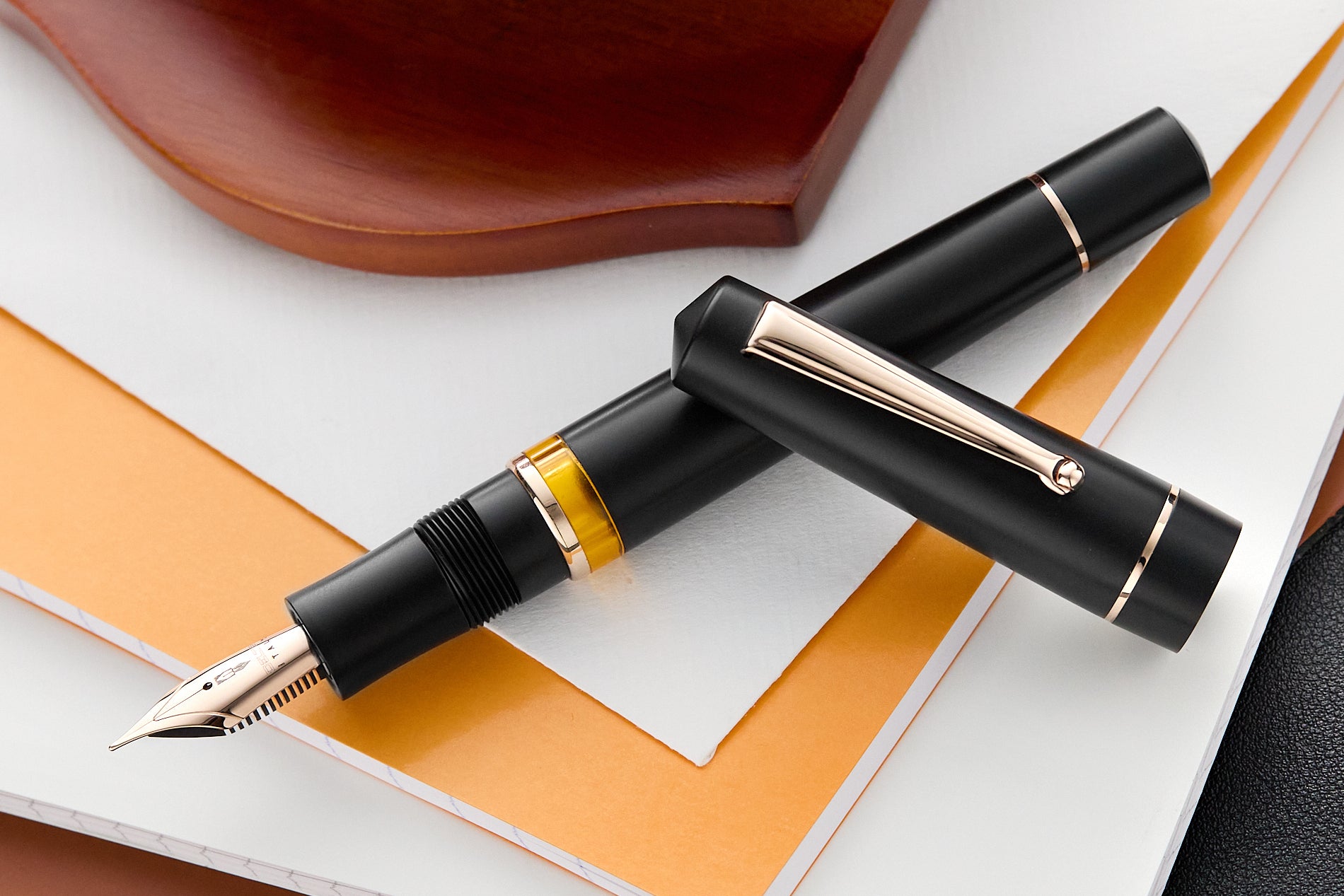 Delta Duna Fountain Pen - Matte Black