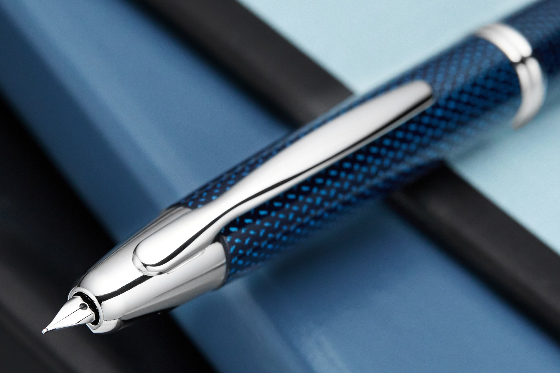 Pilot Vanishing Point Fountain Pen - Blue Carbonesque