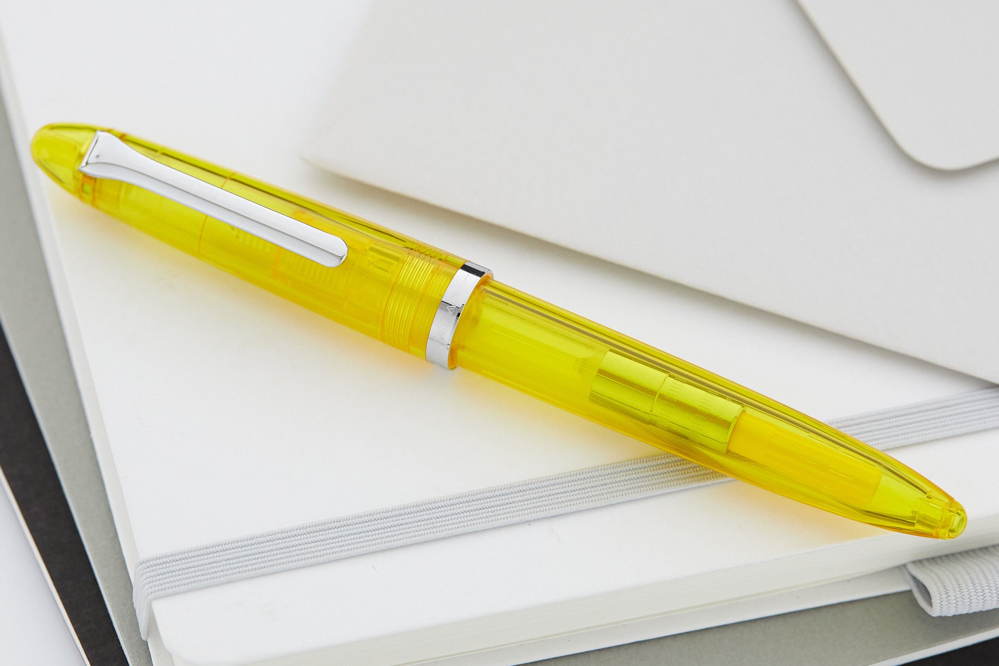 Sailor Compass 1911 Fountain Pen - Transparent Yellow