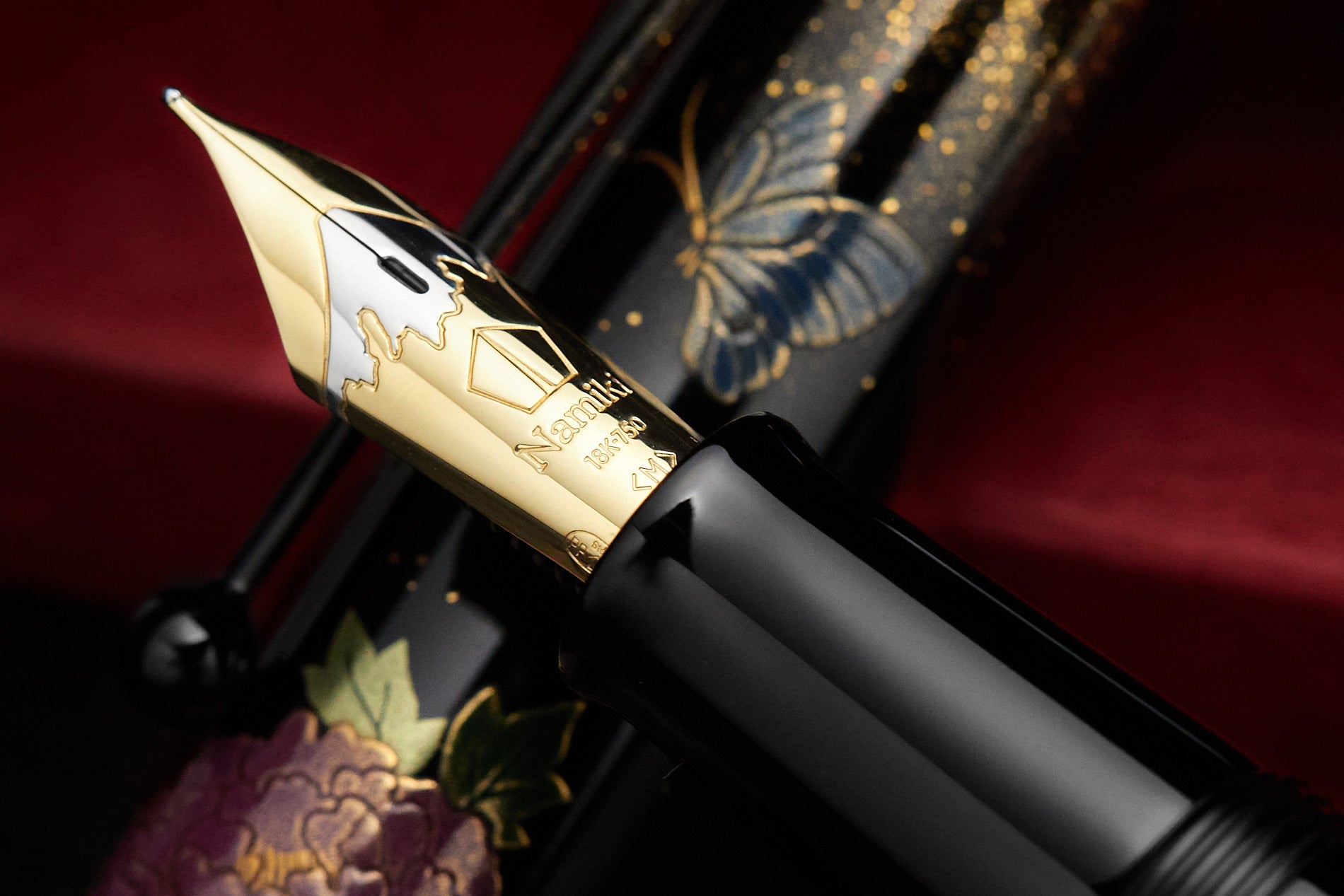 Namiki Yukari Royale Maki-e Fountain Pen - Peony