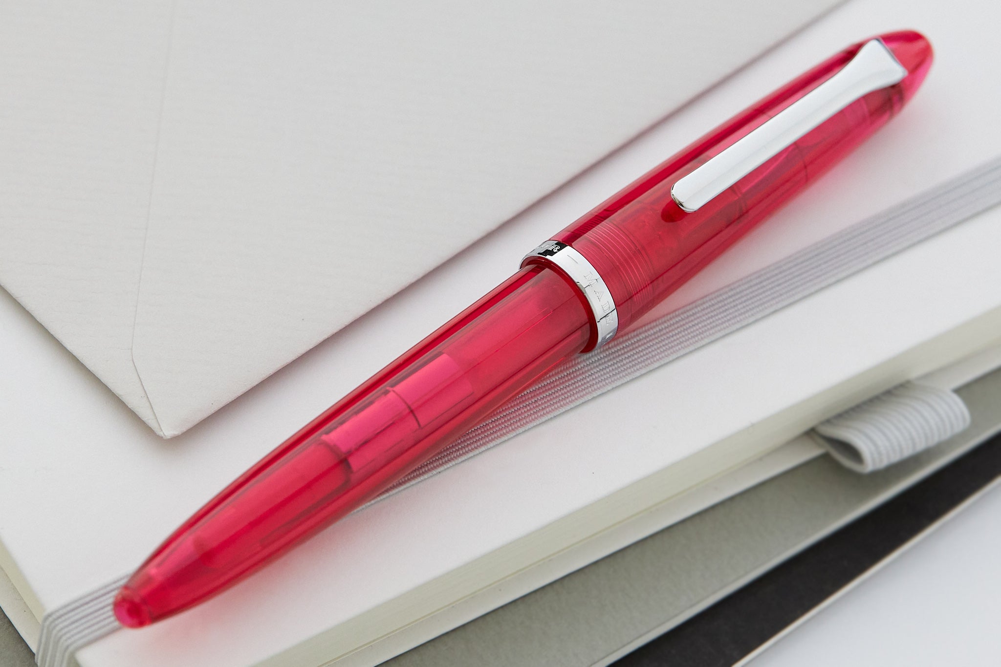 Sailor Compass 1911 Fountain Pen - Transparent Pink