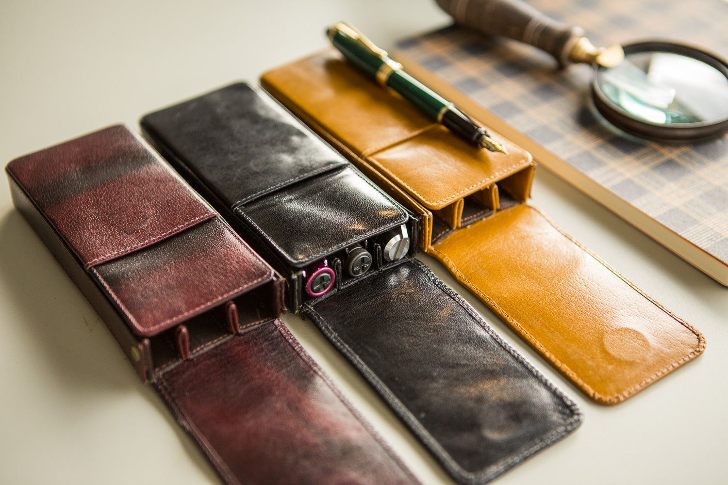 Girologio Triple Magnetic Closure Pen Case - Oxblood