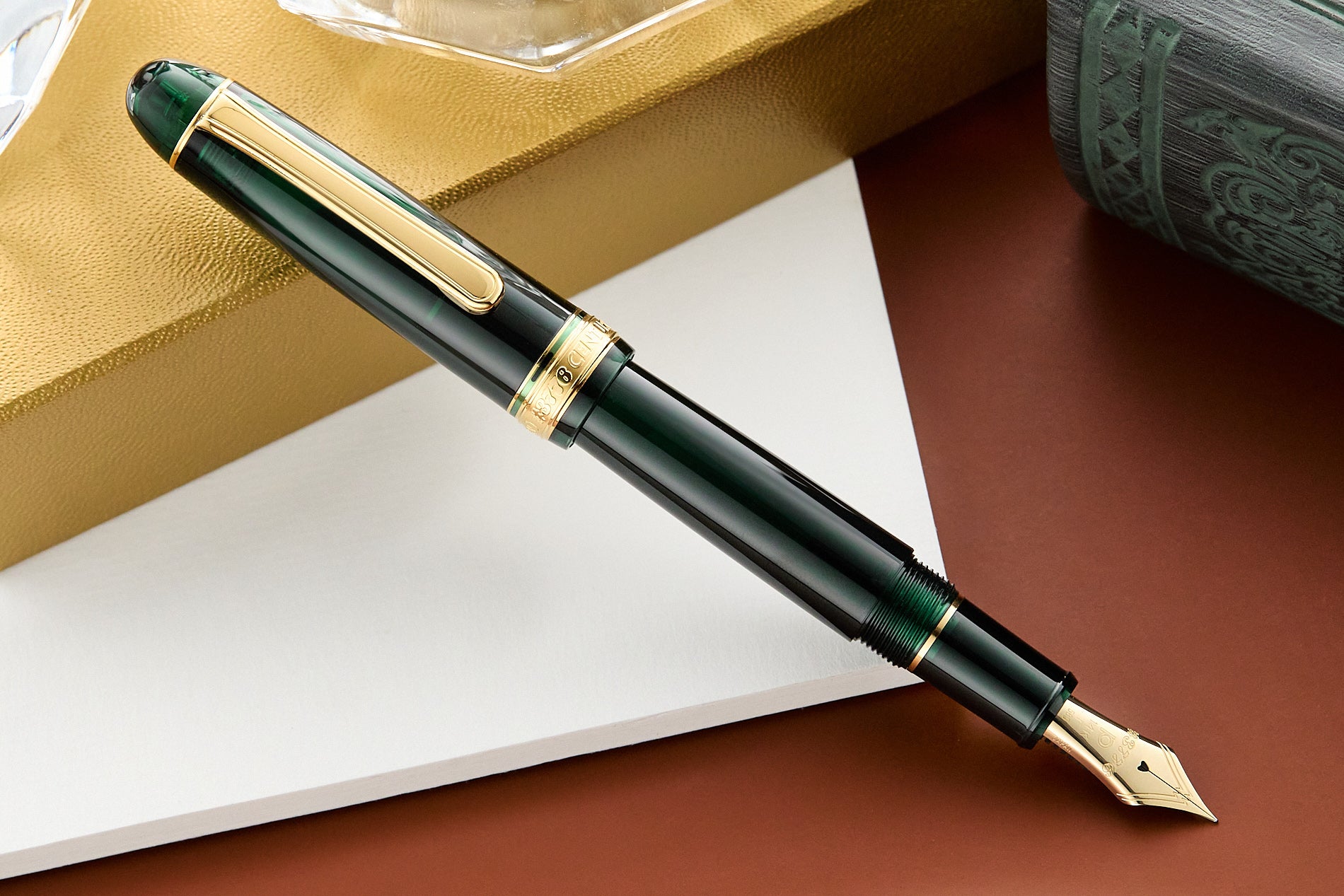 (Bottom Shelf) Platinum #3776 Century Fountain Pen - Laurel Green/Gold