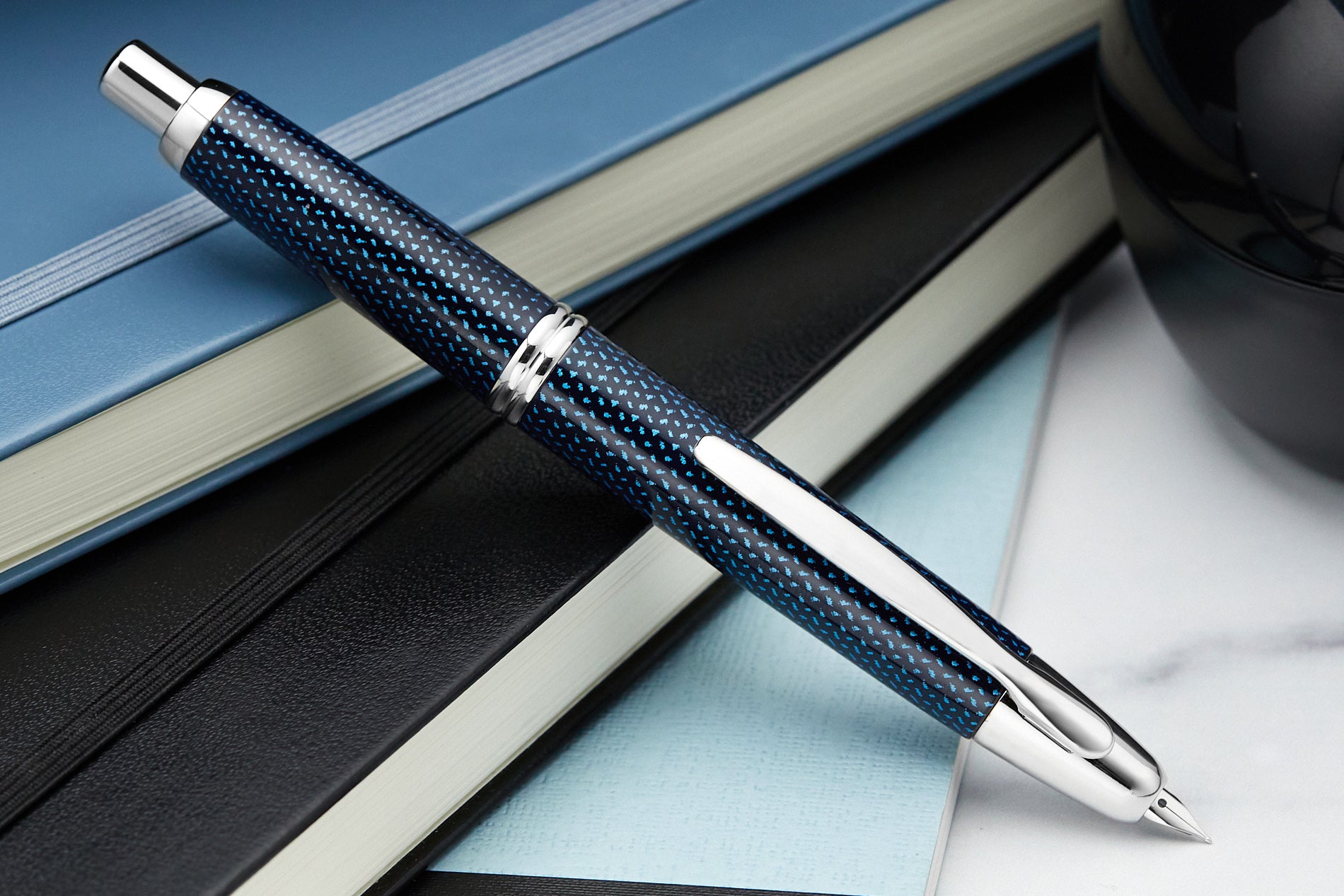 Pilot Vanishing Point Fountain Pen - Blue Carbonesque