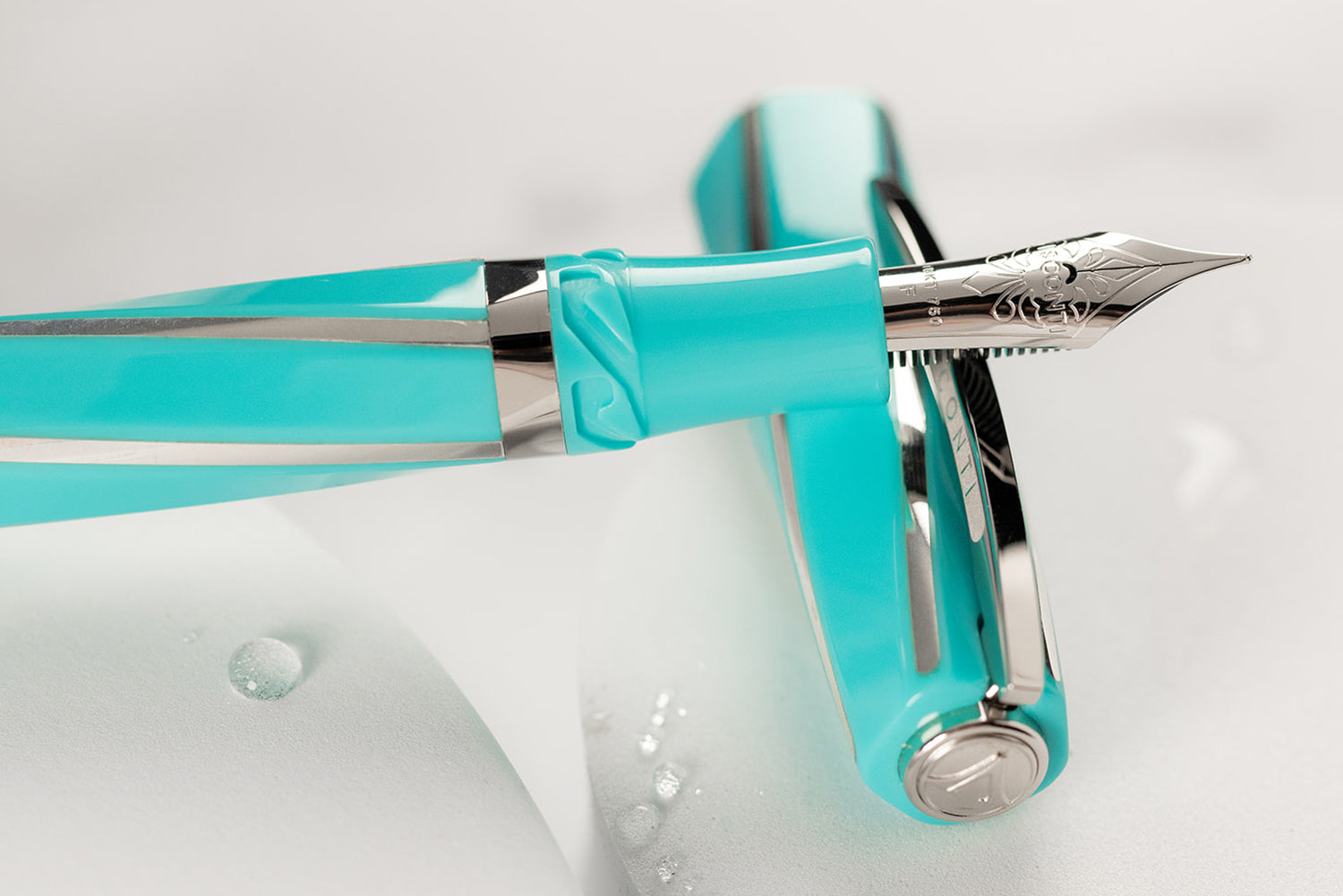 Visconti Divina Elegance Fountain Pen - Wave