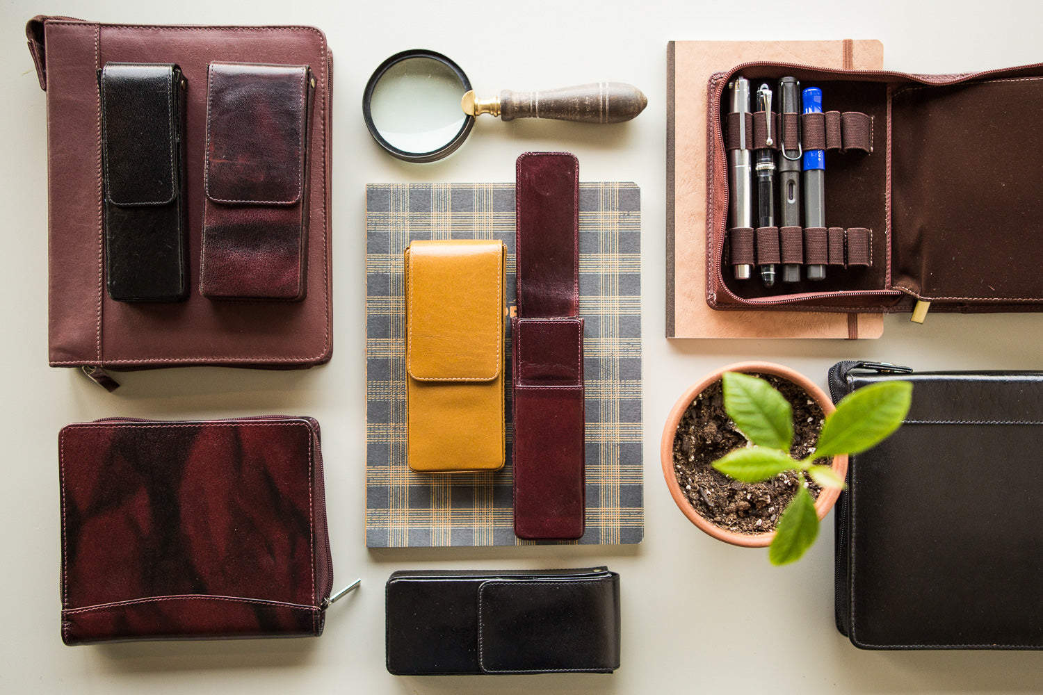 Girologio Triple Magnetic Closure Pen Case - Oxblood