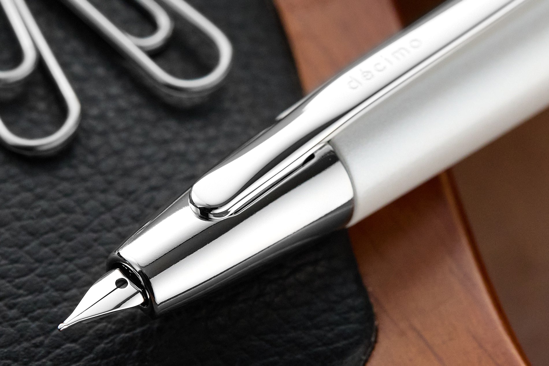 Pilot Vanishing Point Decimo Fountain Pen - White