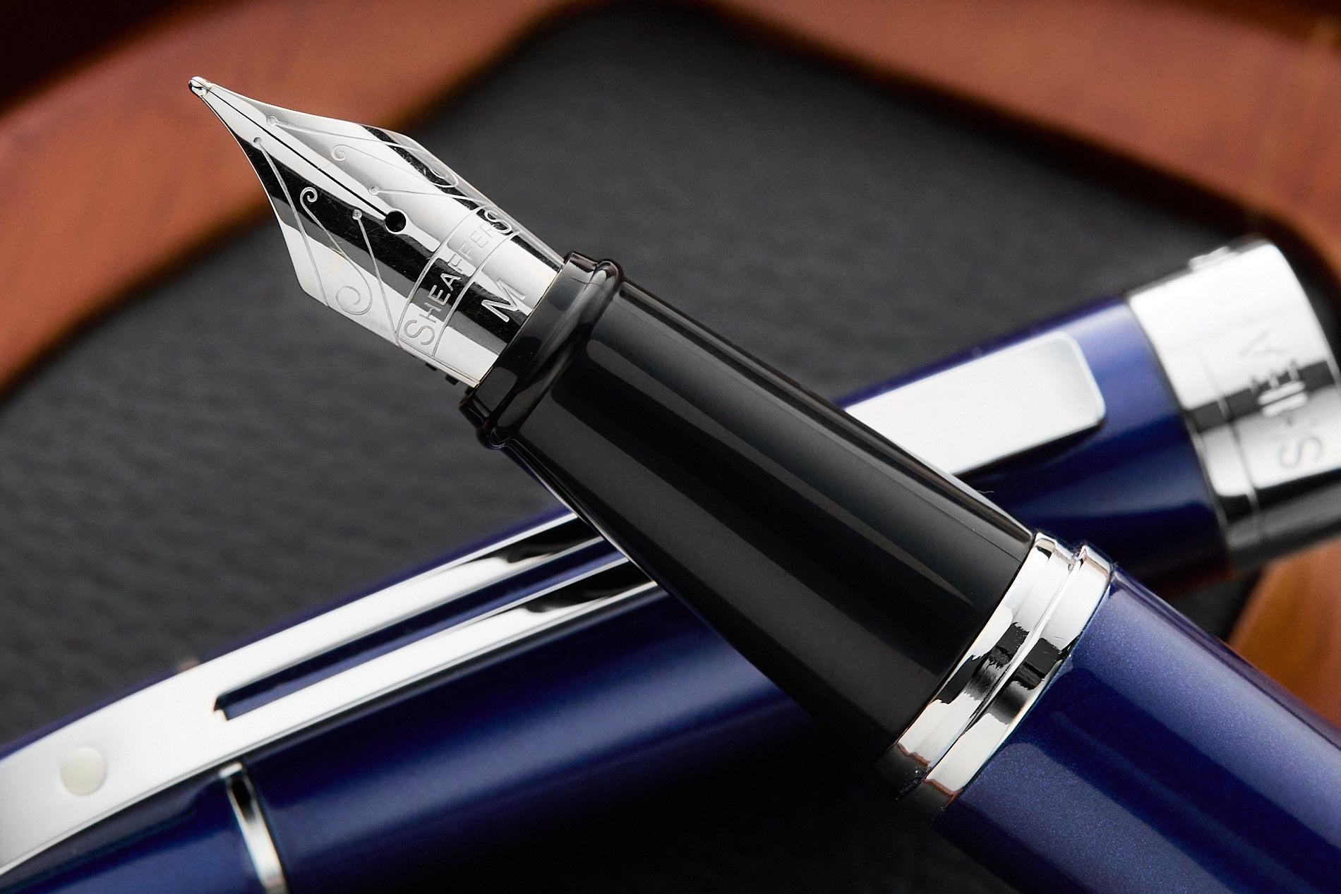 Sheaffer 300 Fountain Pen - Glossy Blue