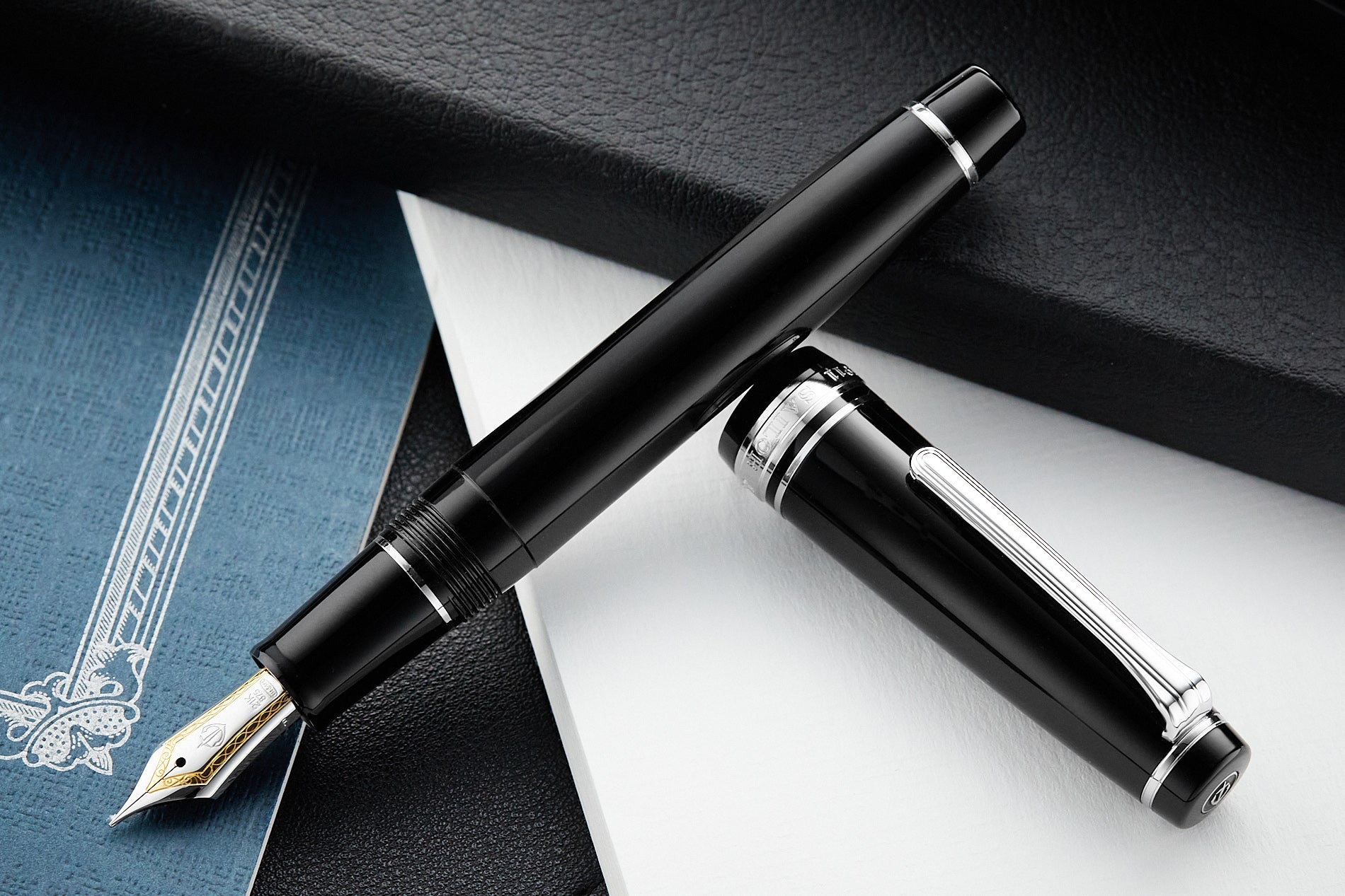 Sailor Pro Gear Fountain Pen - Black/Silver