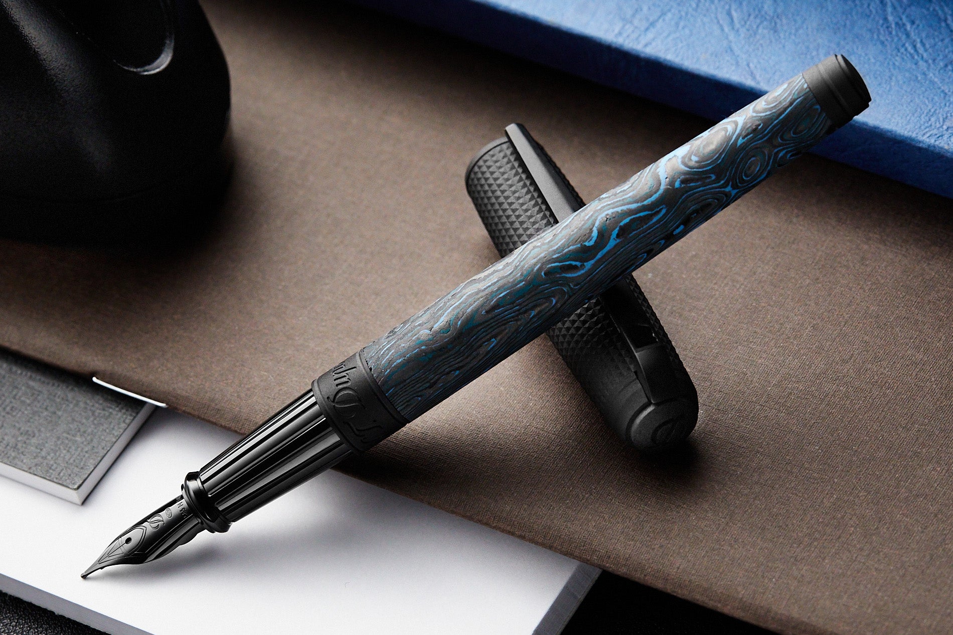 S.T. Dupont Line D Large Carbon Fountain Pen - Glacial Cave