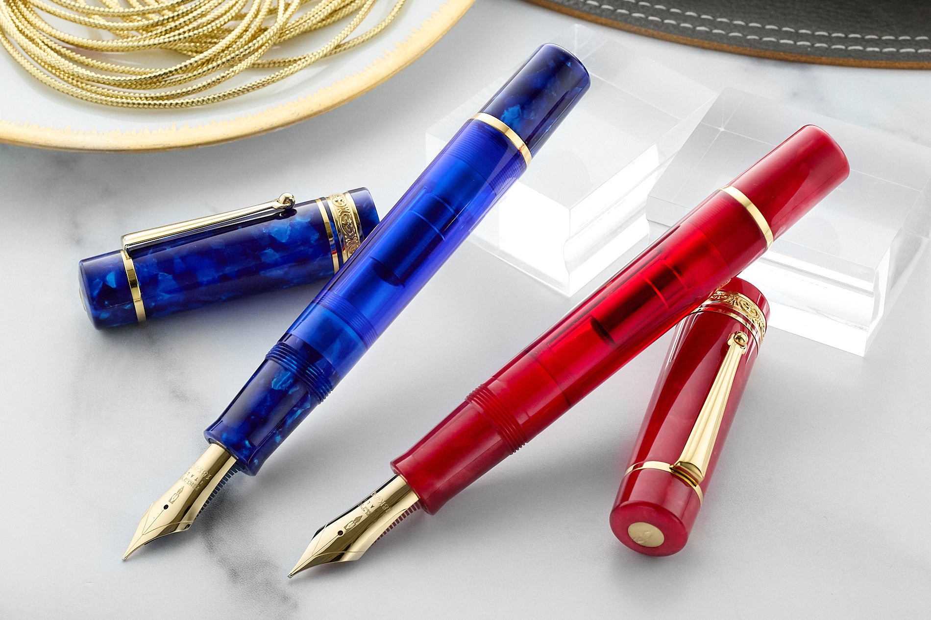 Delta DV Original Mid-Size Fountain Pen - Imperial Blu (Limited Edition)