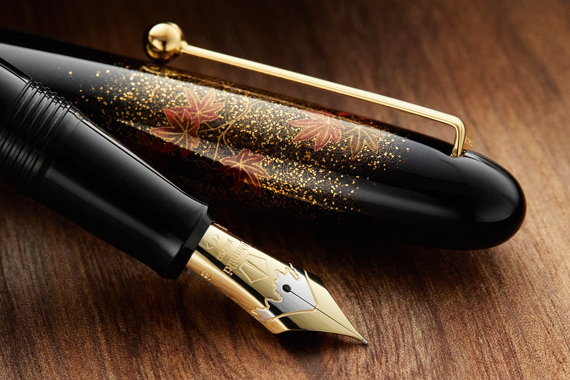 Namiki Yukari Maki-e Fountain Pen - Autumn Leaves