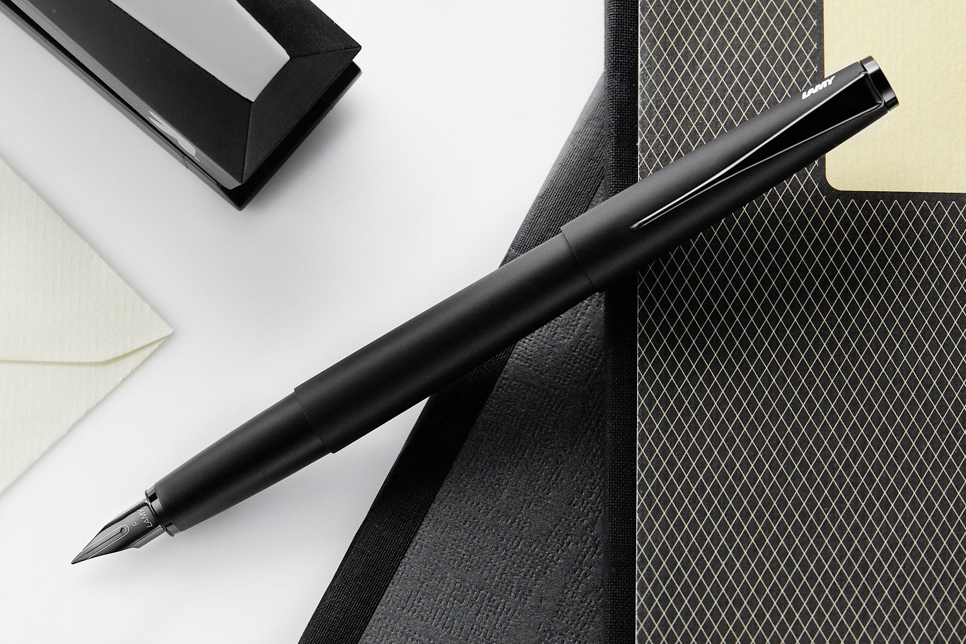 LAMY studio Fountain Pen - Lx all black